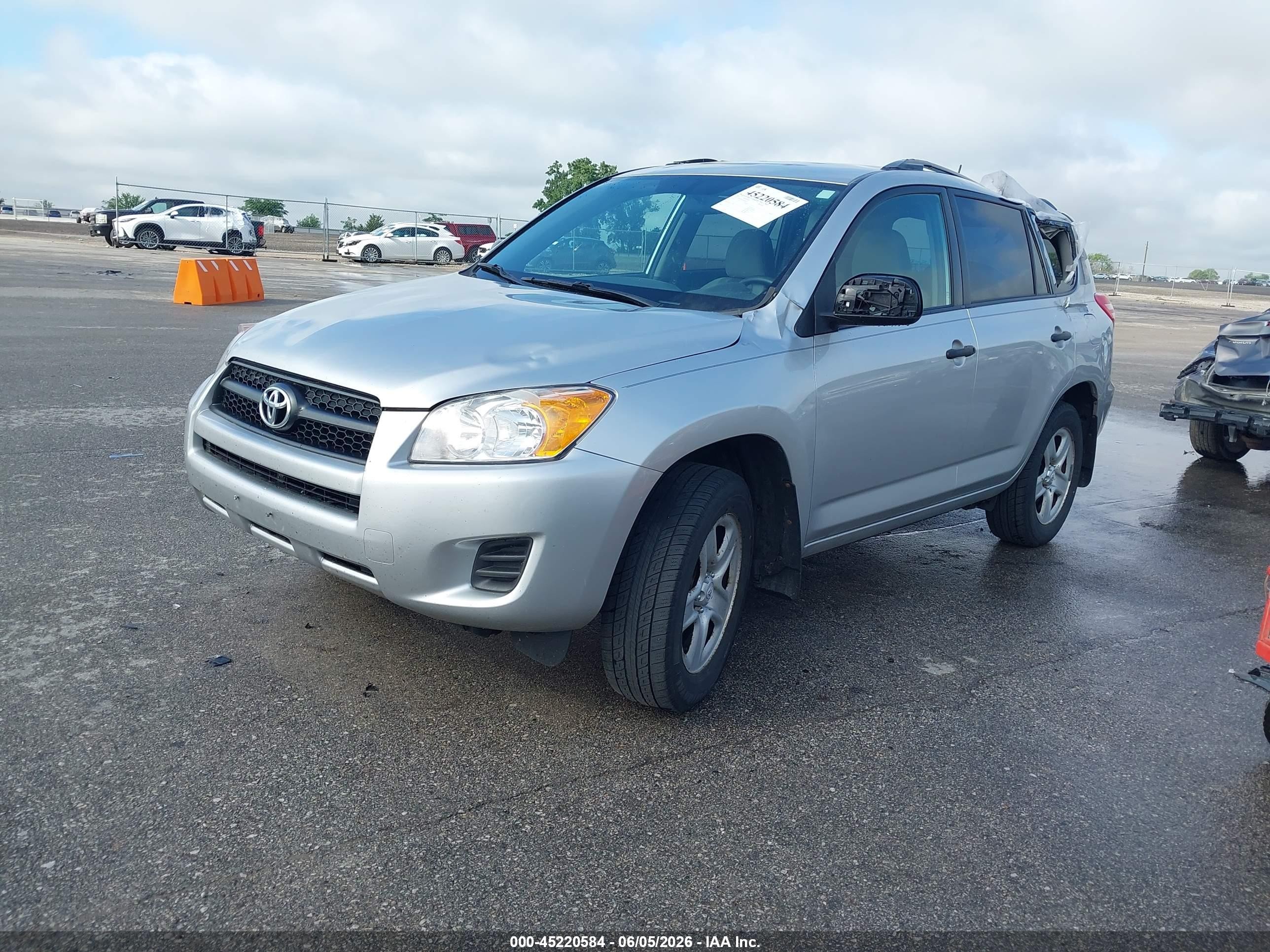 2011 Toyota Rav4   Silver vin: 2T3BF4DV0BW086333