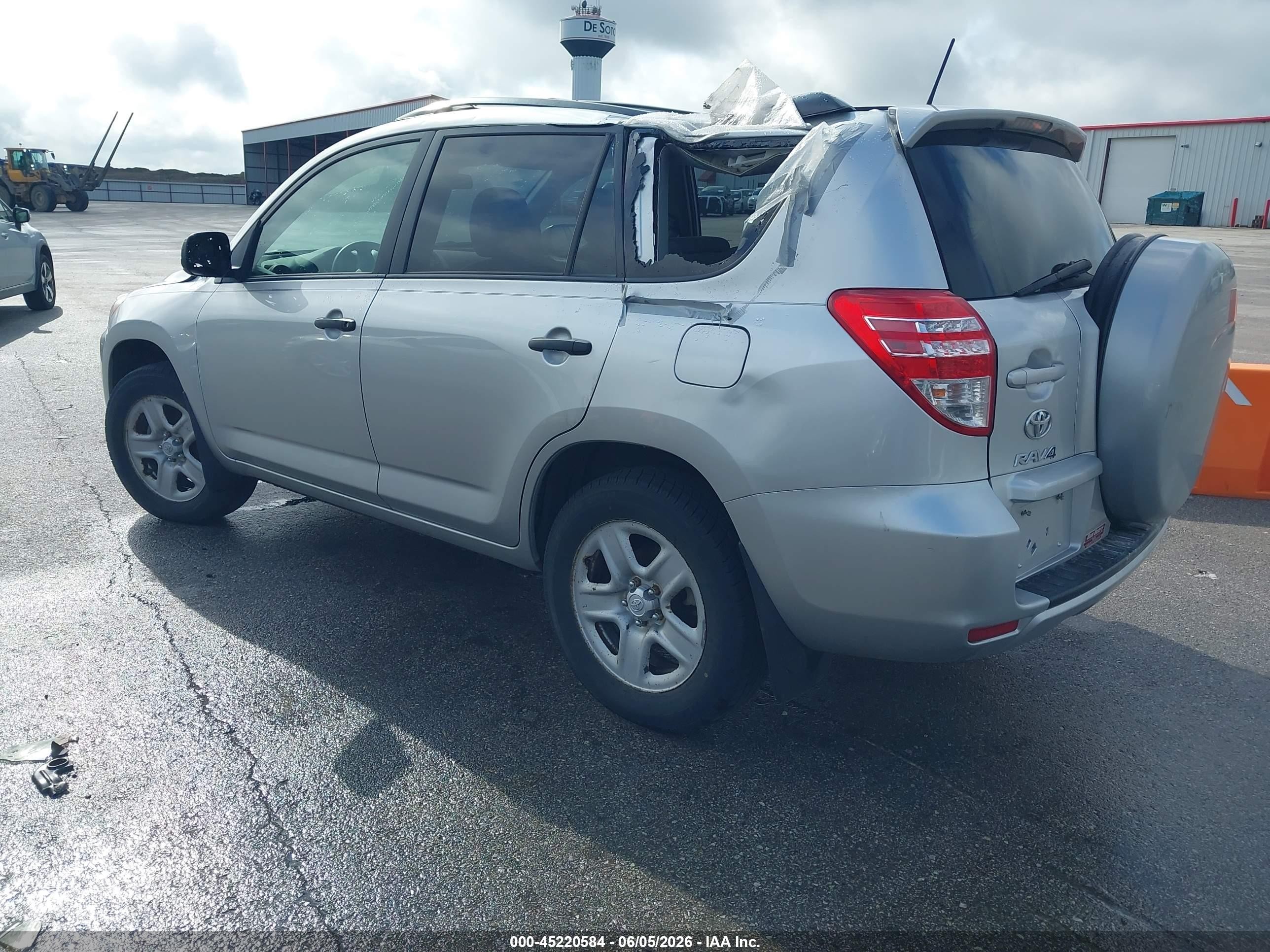 2011 Toyota Rav4   Silver vin: 2T3BF4DV0BW086333