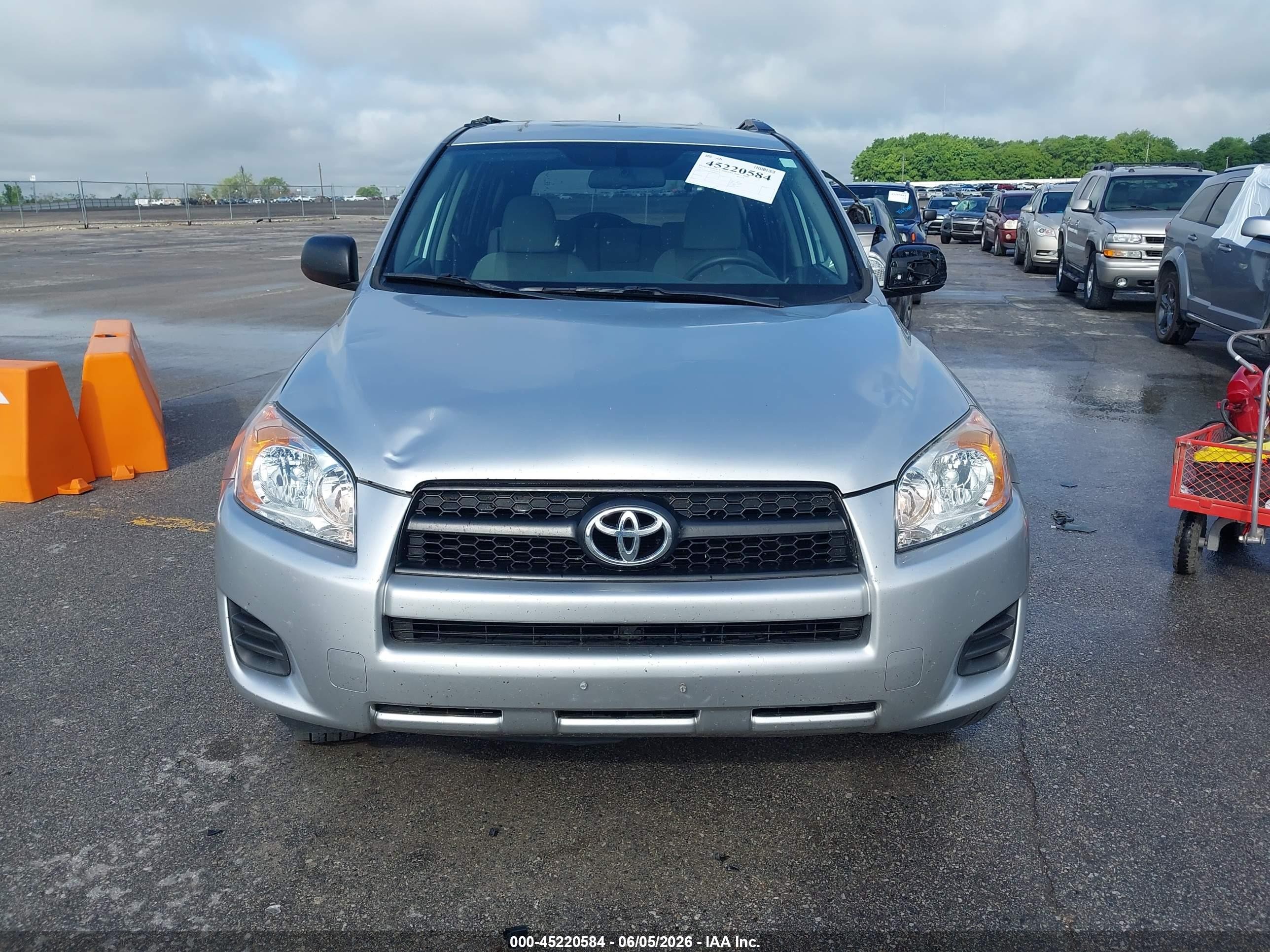 2011 Toyota Rav4   Silver vin: 2T3BF4DV0BW086333