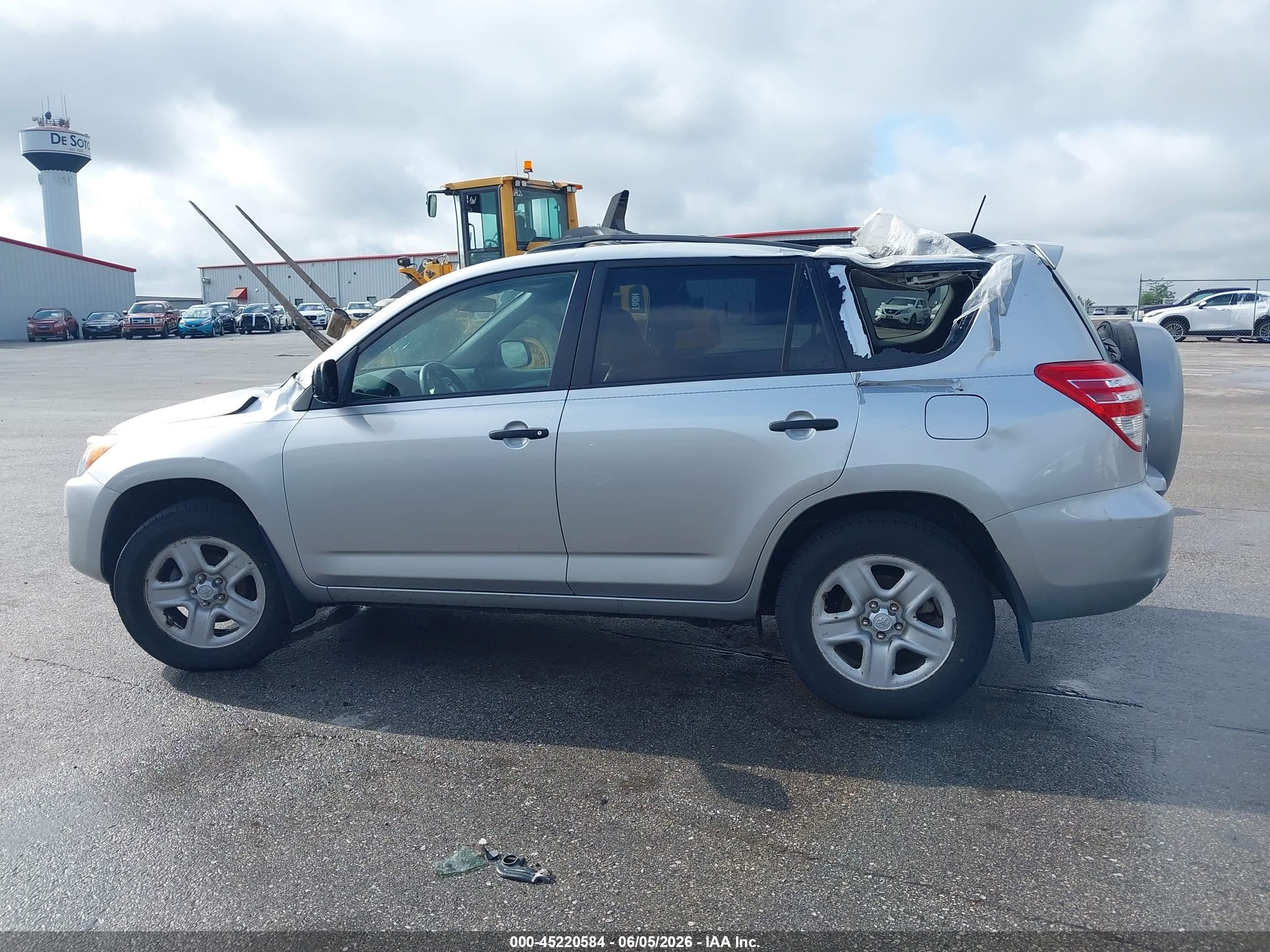 2011 Toyota Rav4   Silver vin: 2T3BF4DV0BW086333