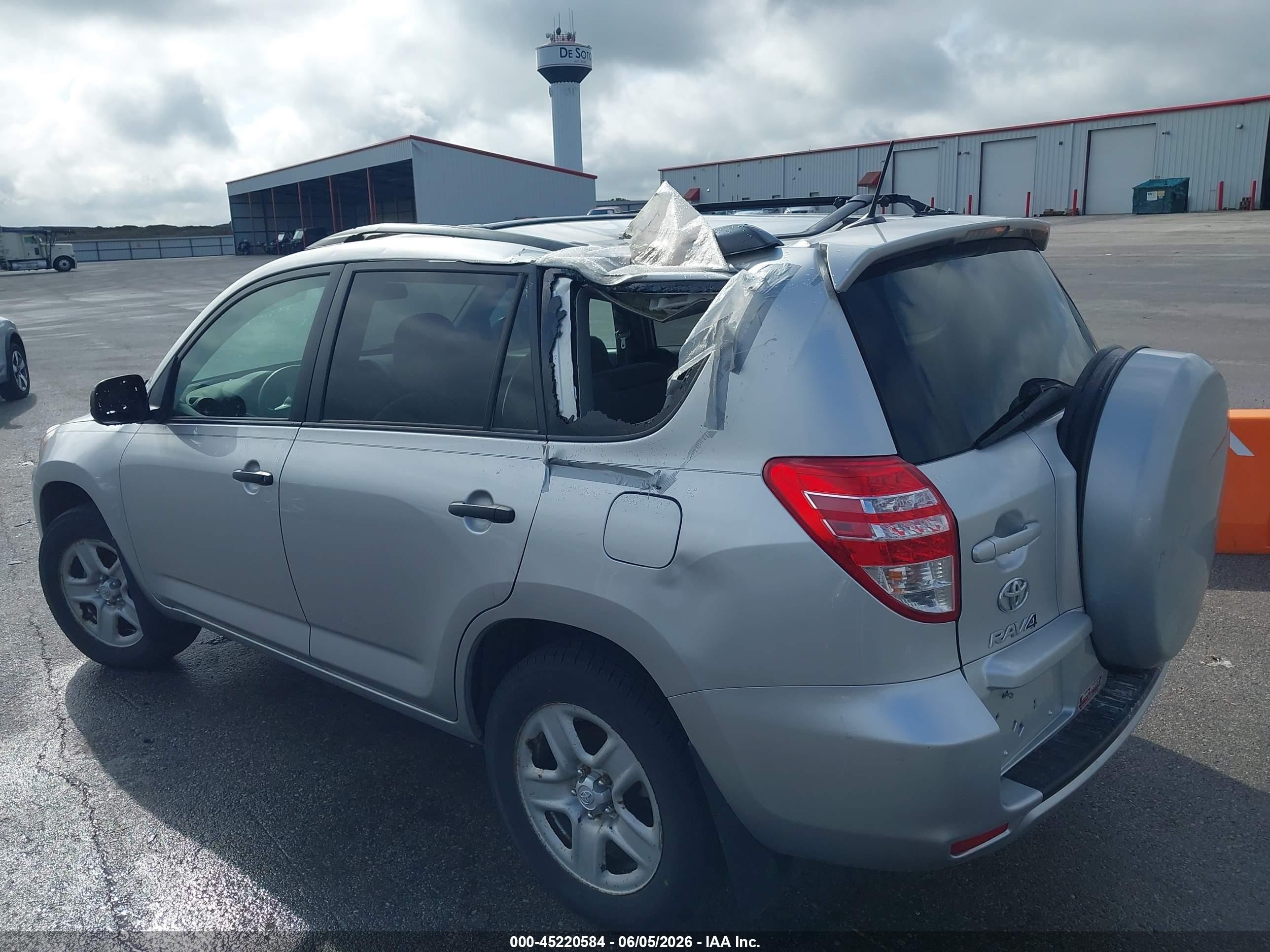 2011 Toyota Rav4   Silver vin: 2T3BF4DV0BW086333