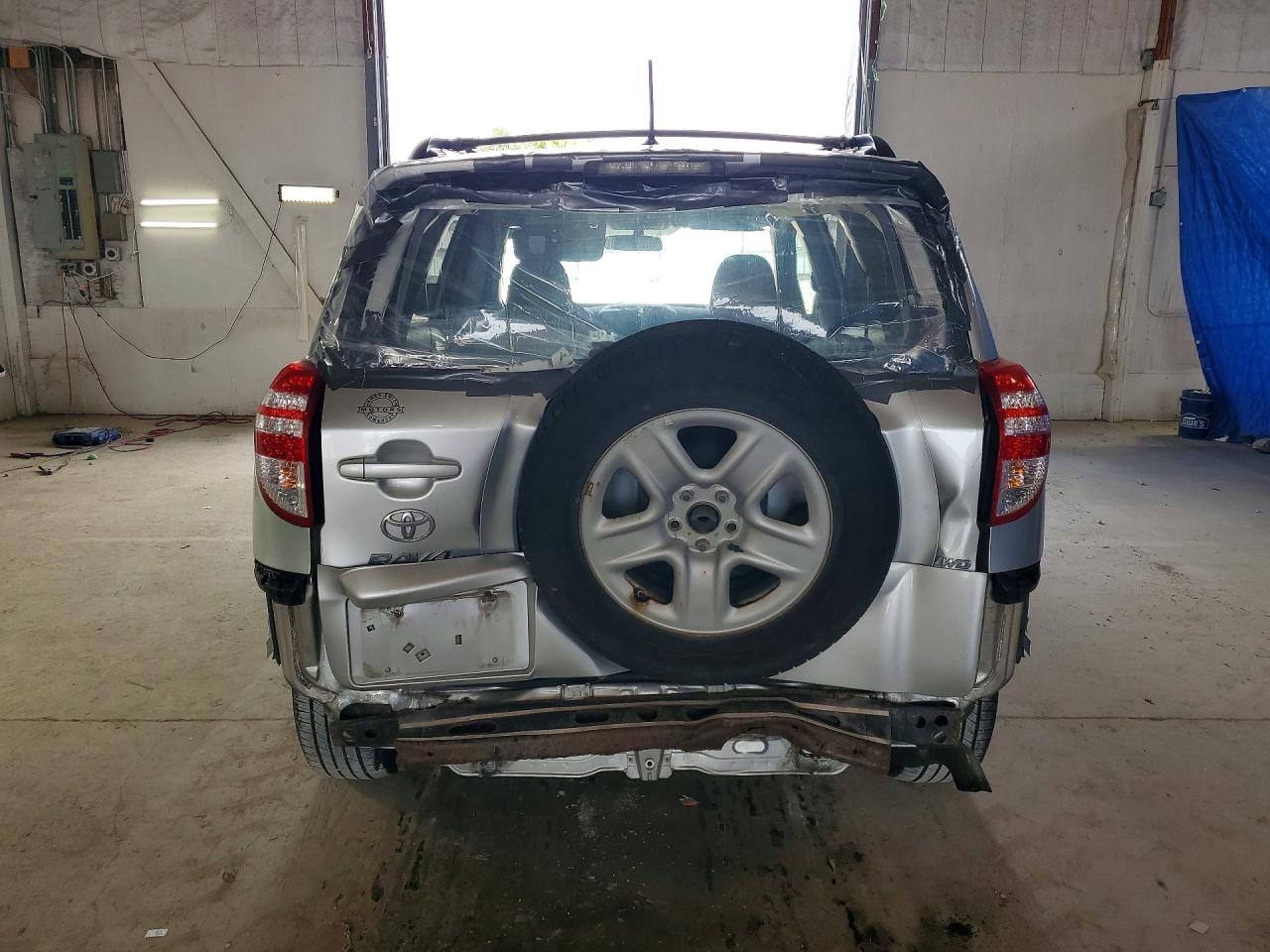 2011 Toyota Rav4 Base Silver vin: 2T3BF4DV0BW093380