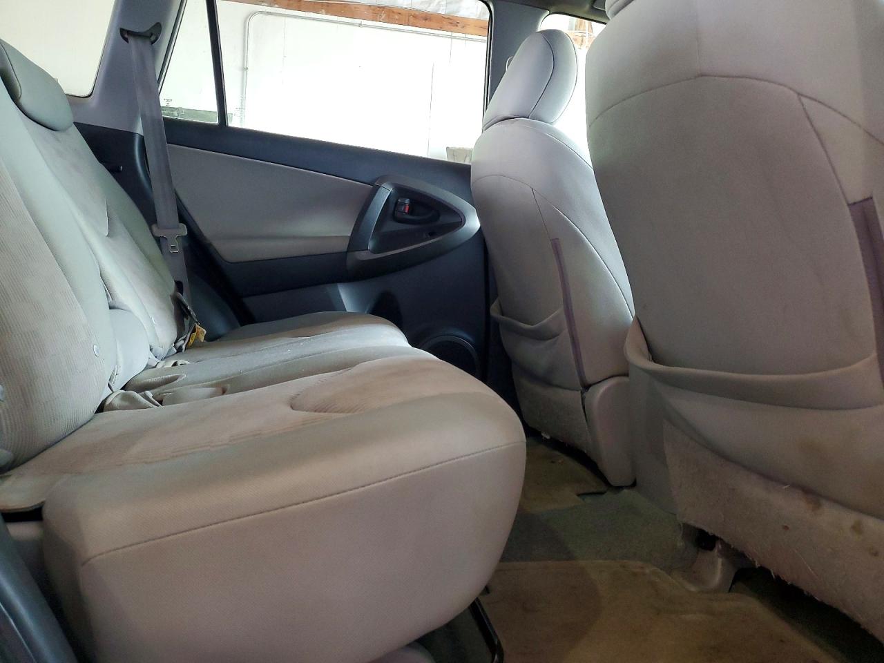 2011 Toyota Rav4 Base Silver vin: 2T3BF4DV0BW093380