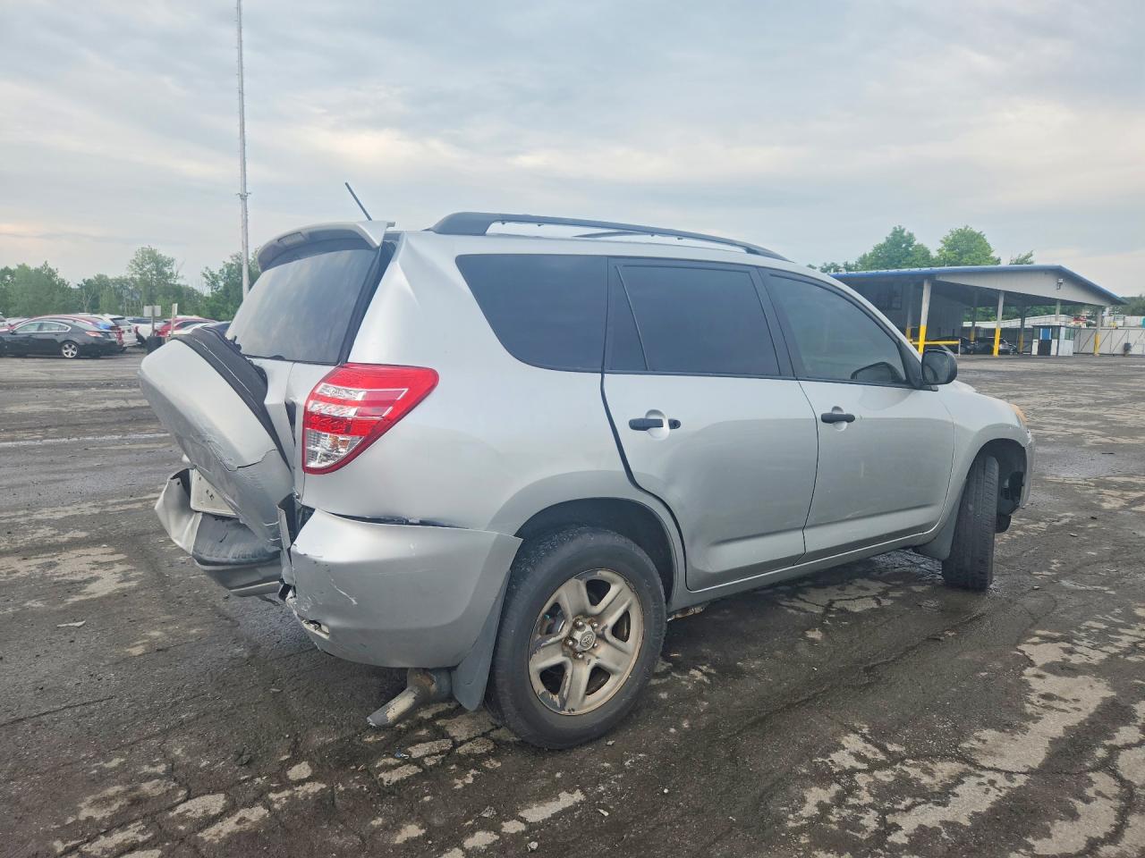 2011 Toyota Rav4 Silver vin: 2T3BF4DV0BW096358