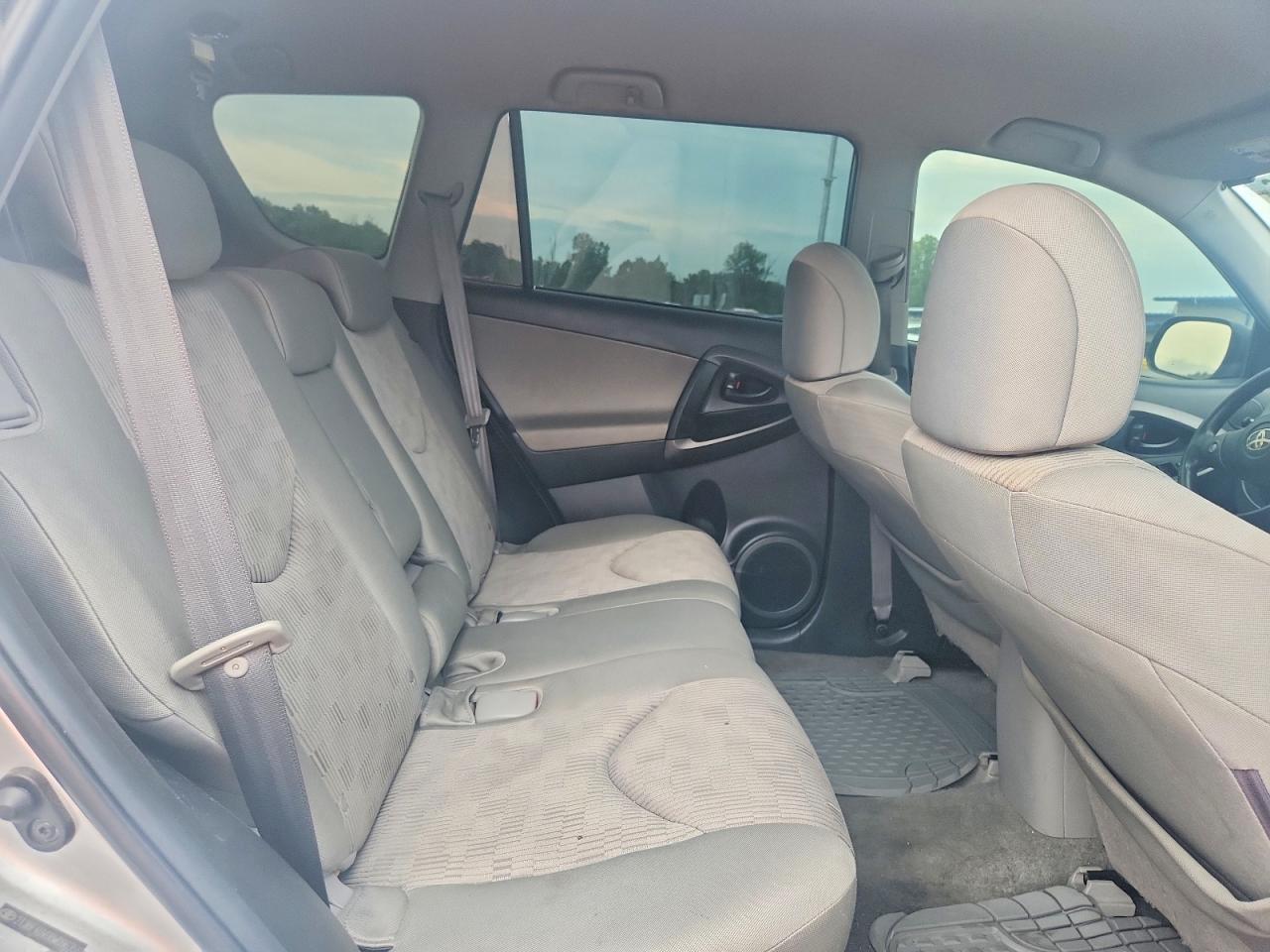 2011 Toyota Rav4 Silver vin: 2T3BF4DV0BW096358