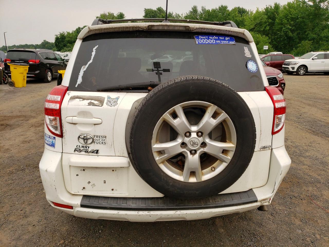 2011 Toyota Rav4 Base White vin: 2T3BF4DV0BW101736
