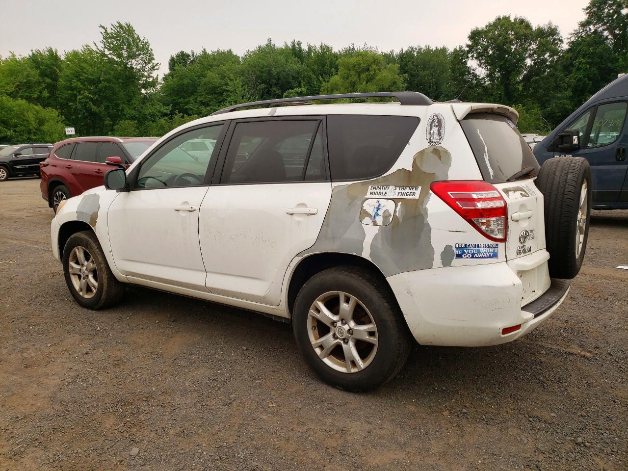 2011 Toyota Rav4 Base White vin: 2T3BF4DV0BW101736