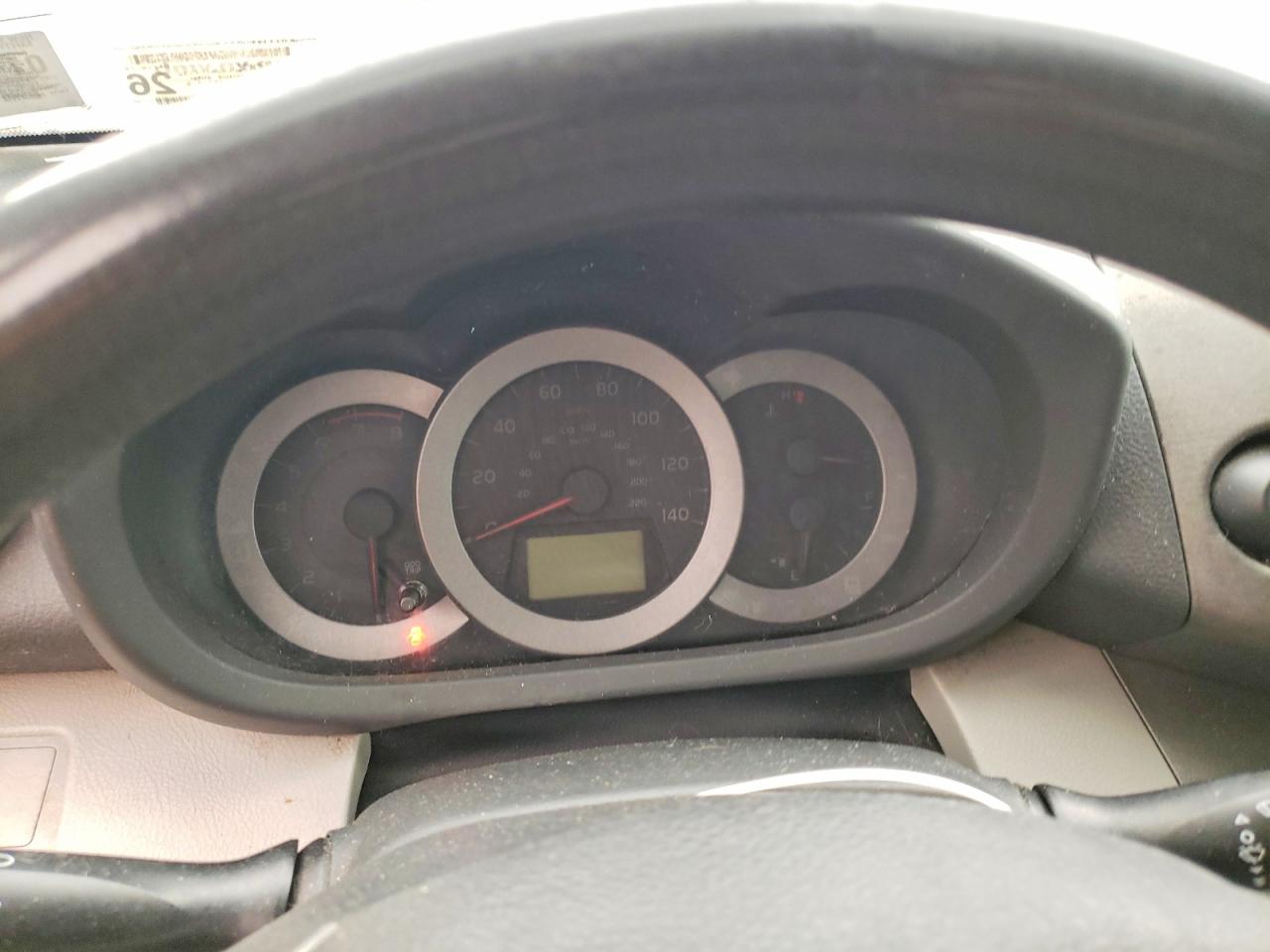 2011 Toyota Rav4 Base White vin: 2T3BF4DV0BW101736