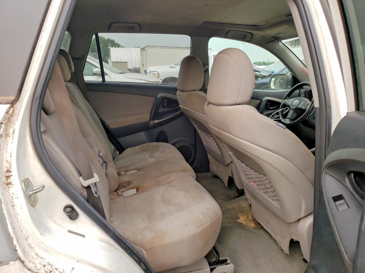 2011 Toyota Rav4 Base White vin: 2T3BF4DV0BW101736