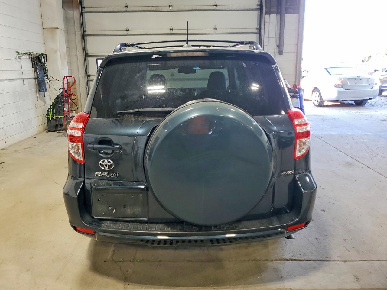 2011 Toyota Rav4 Base Green vin: 2T3BF4DV0BW102952