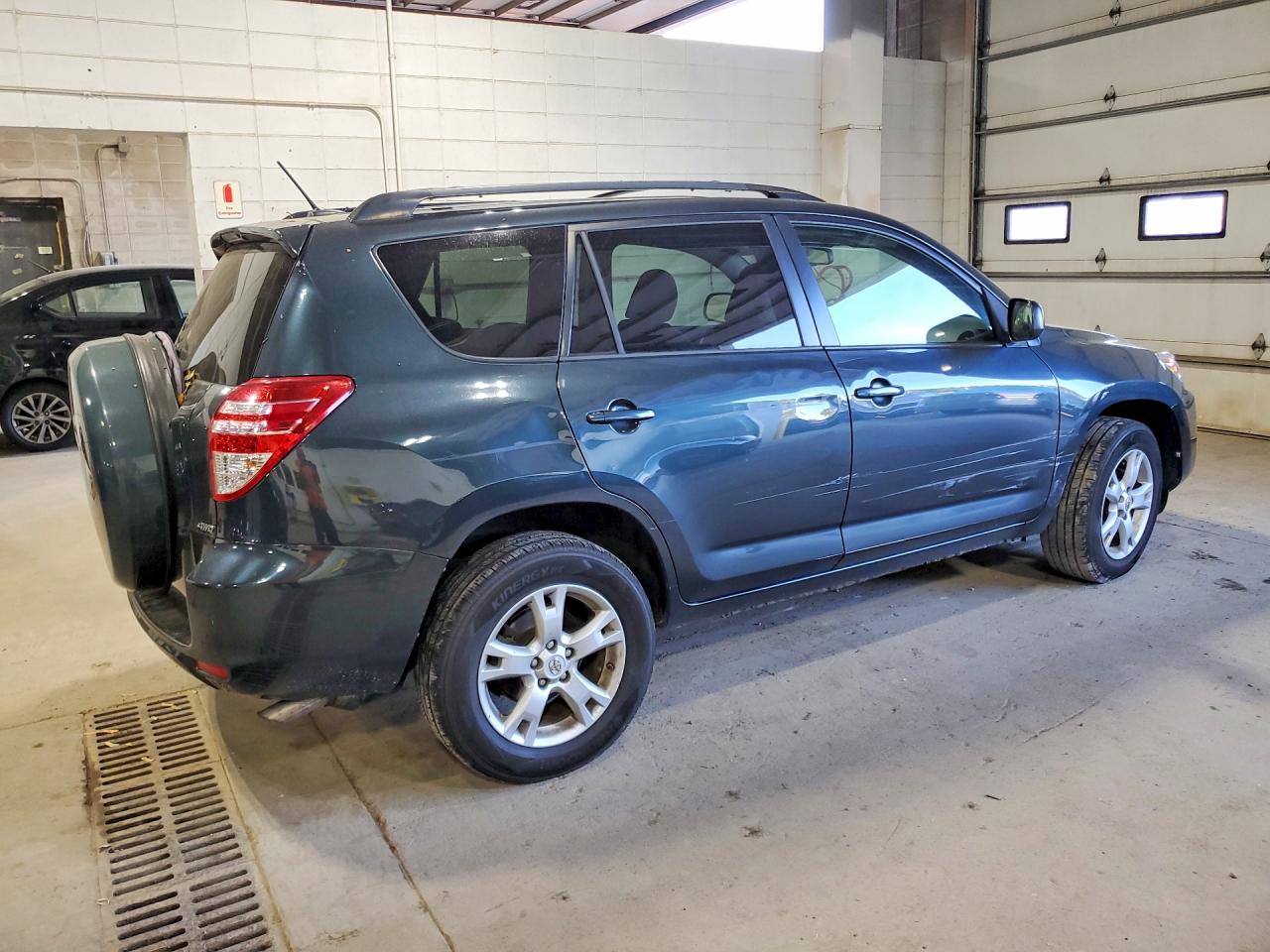 2011 Toyota Rav4 Base Green vin: 2T3BF4DV0BW102952