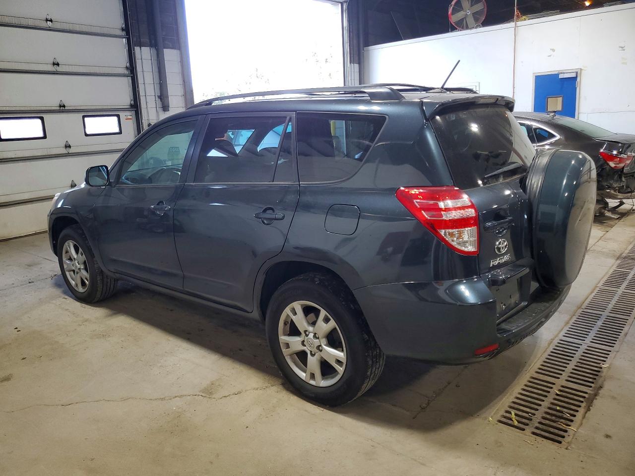 2011 Toyota Rav4 Base Green vin: 2T3BF4DV0BW102952