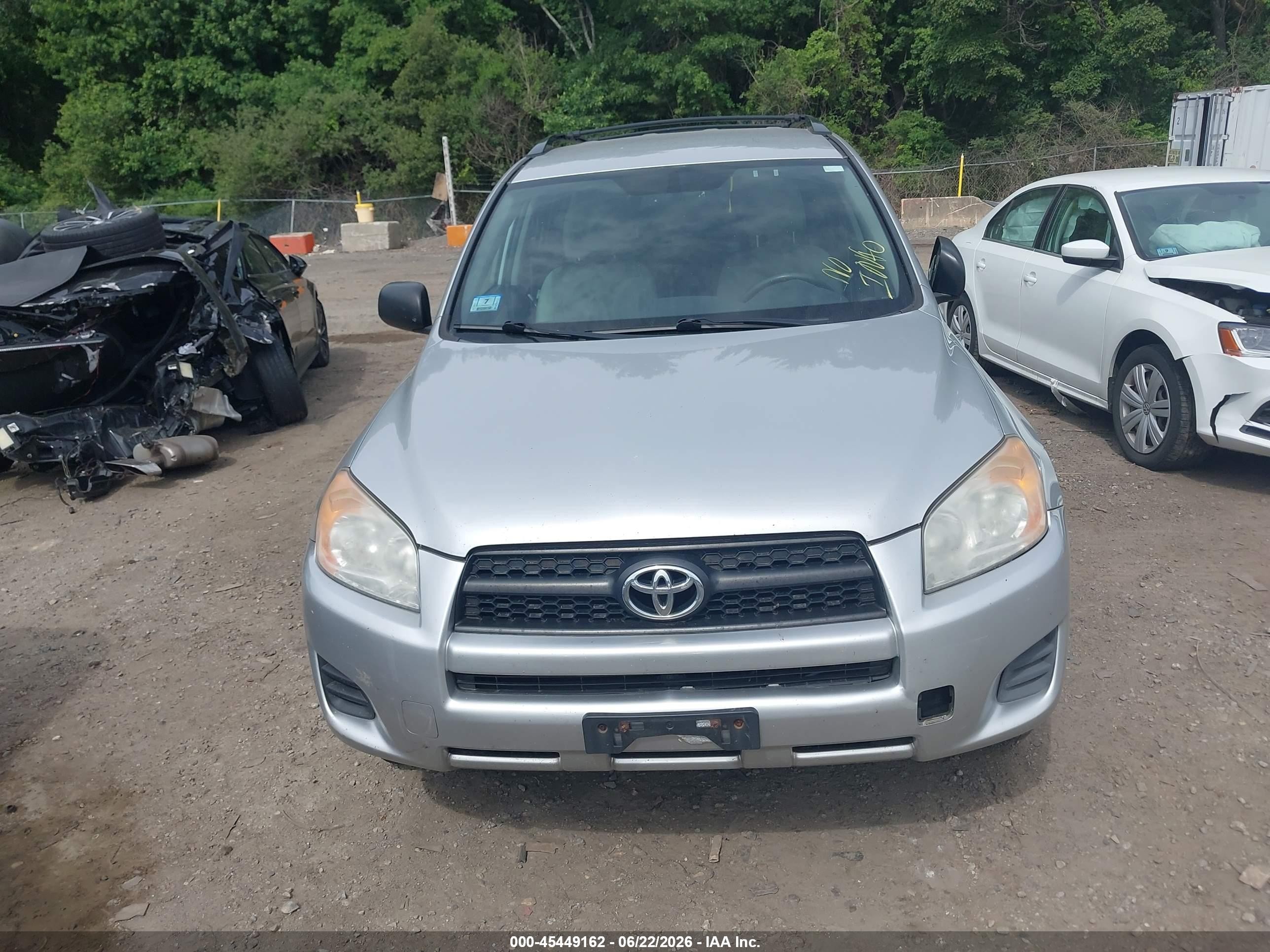 2011 Toyota Rav4   Silver vin: 2T3BF4DV0BW105981