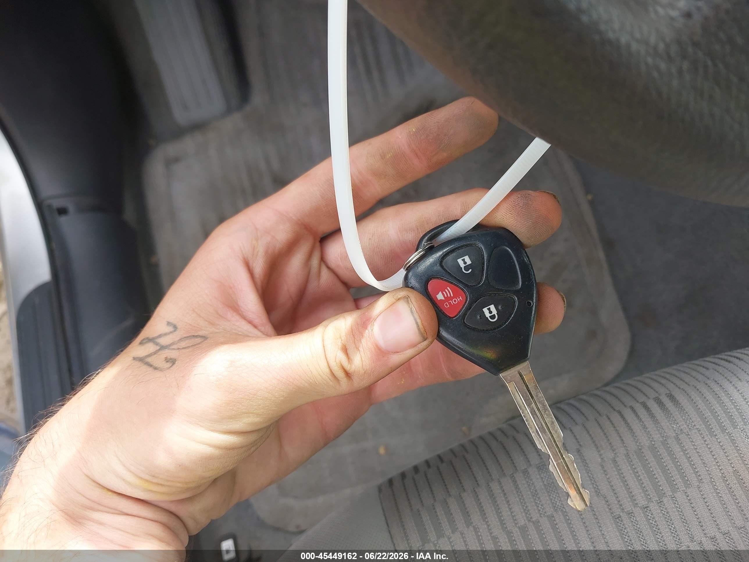 2011 Toyota Rav4   Silver vin: 2T3BF4DV0BW105981