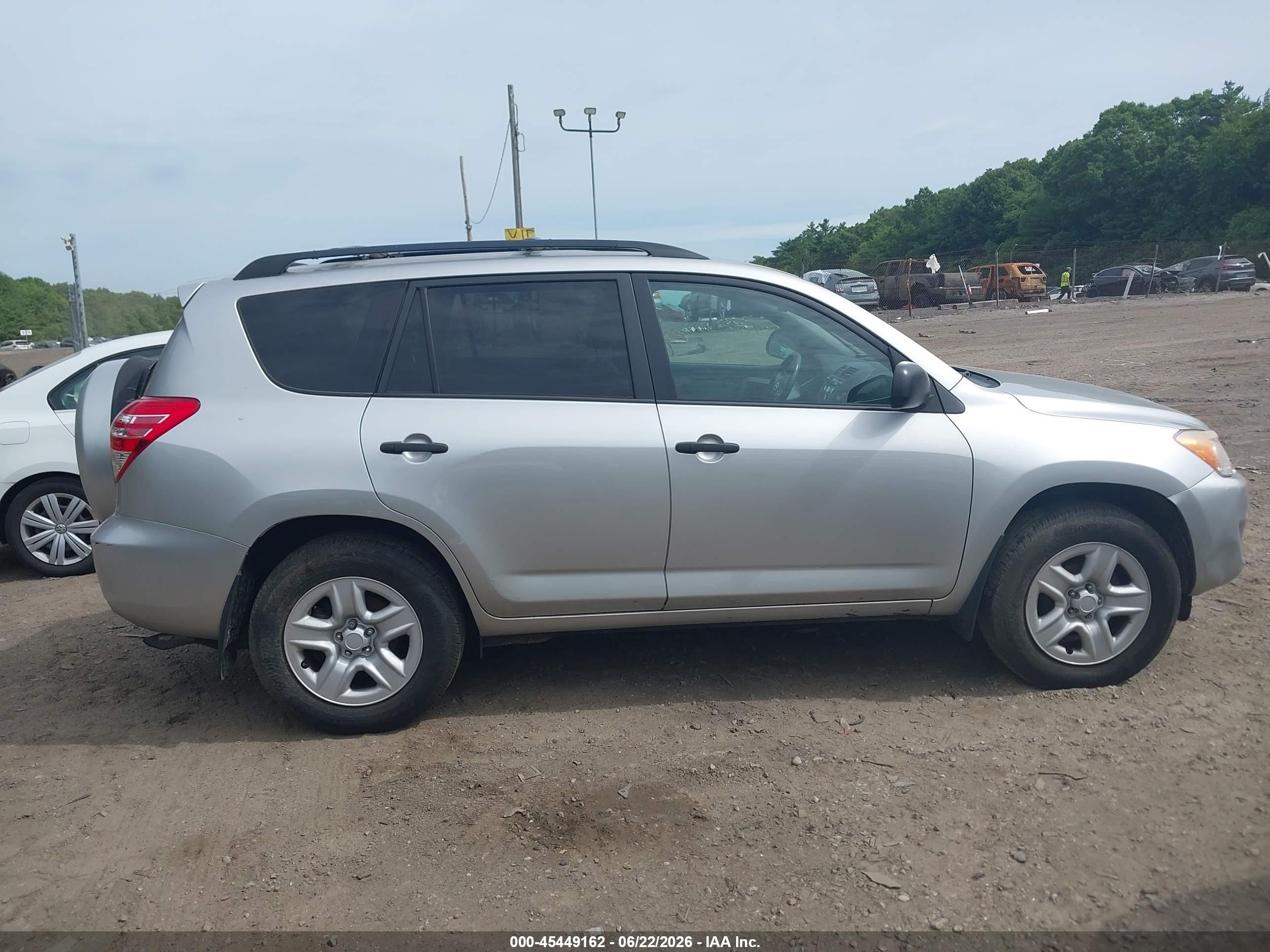 2011 Toyota Rav4   Silver vin: 2T3BF4DV0BW105981