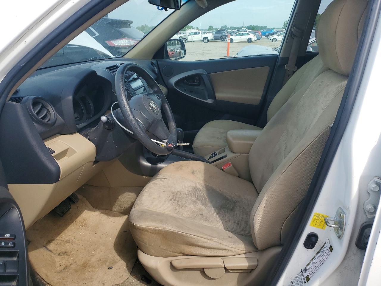 2011 Toyota Rav4 Base Белый vin: 2T3BF4DV0BW128662