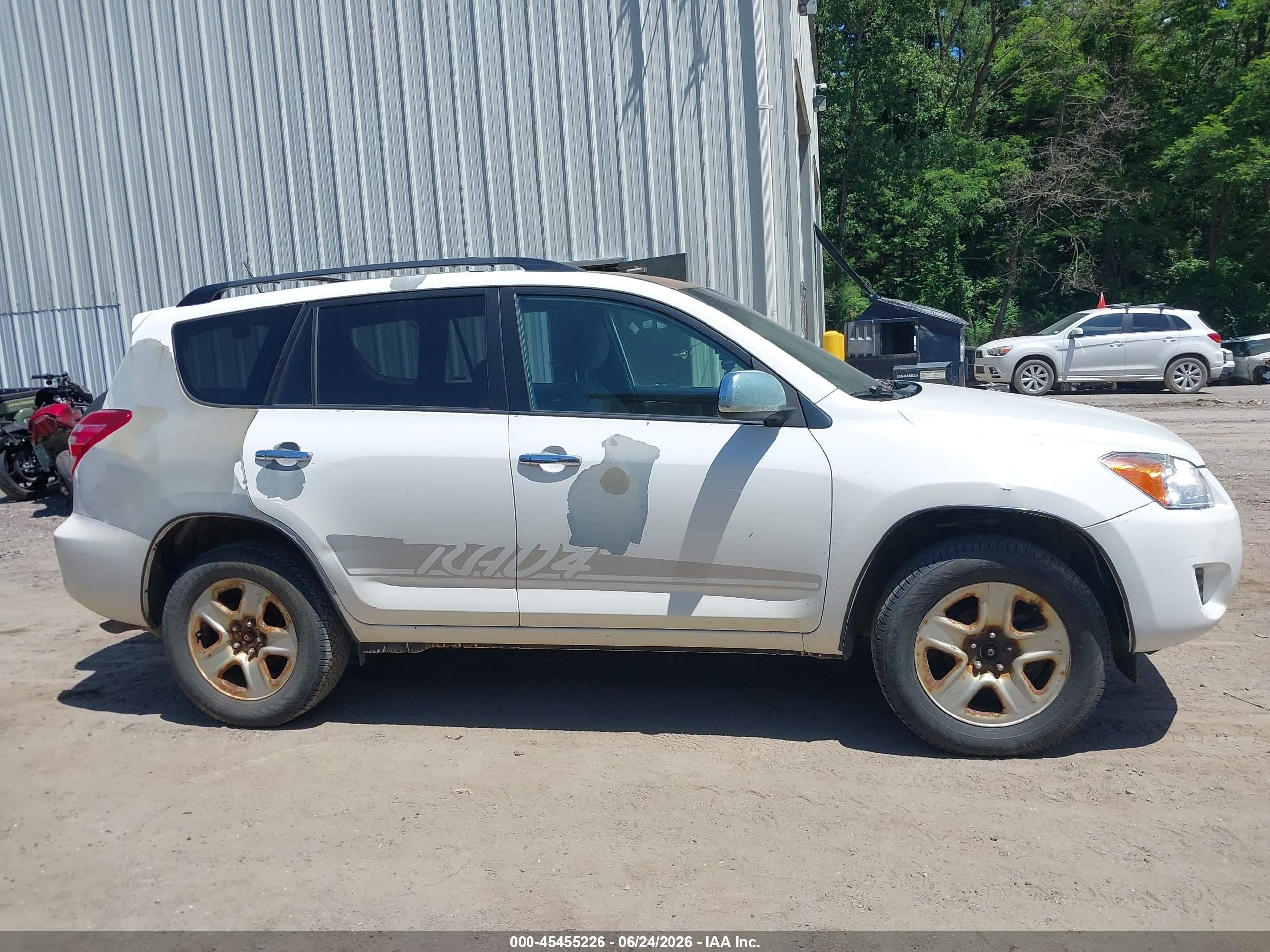 2011 Toyota Rav4 Белый vin: 2T3BF4DV0BW130055