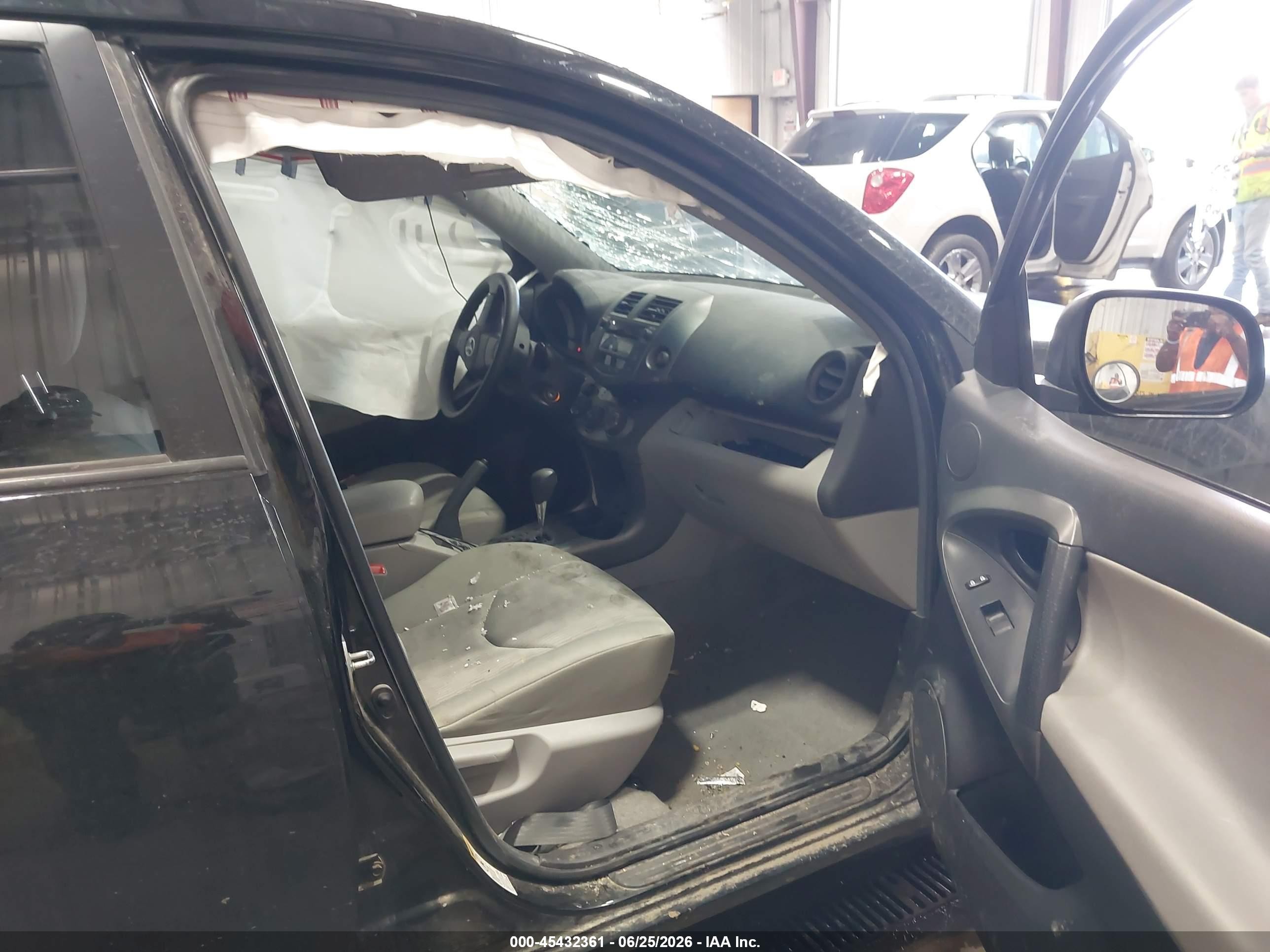 2011 Toyota Rav4   Black vin: 2T3BF4DV0BW138530
