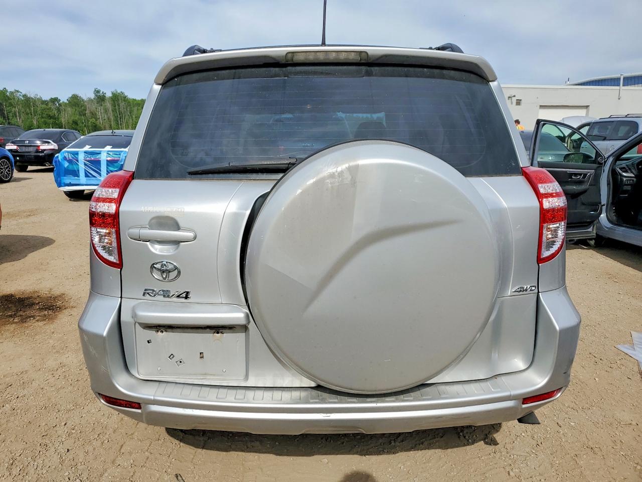 2011 Toyota Rav4 Base Silver vin: 2T3BF4DV0BW141718