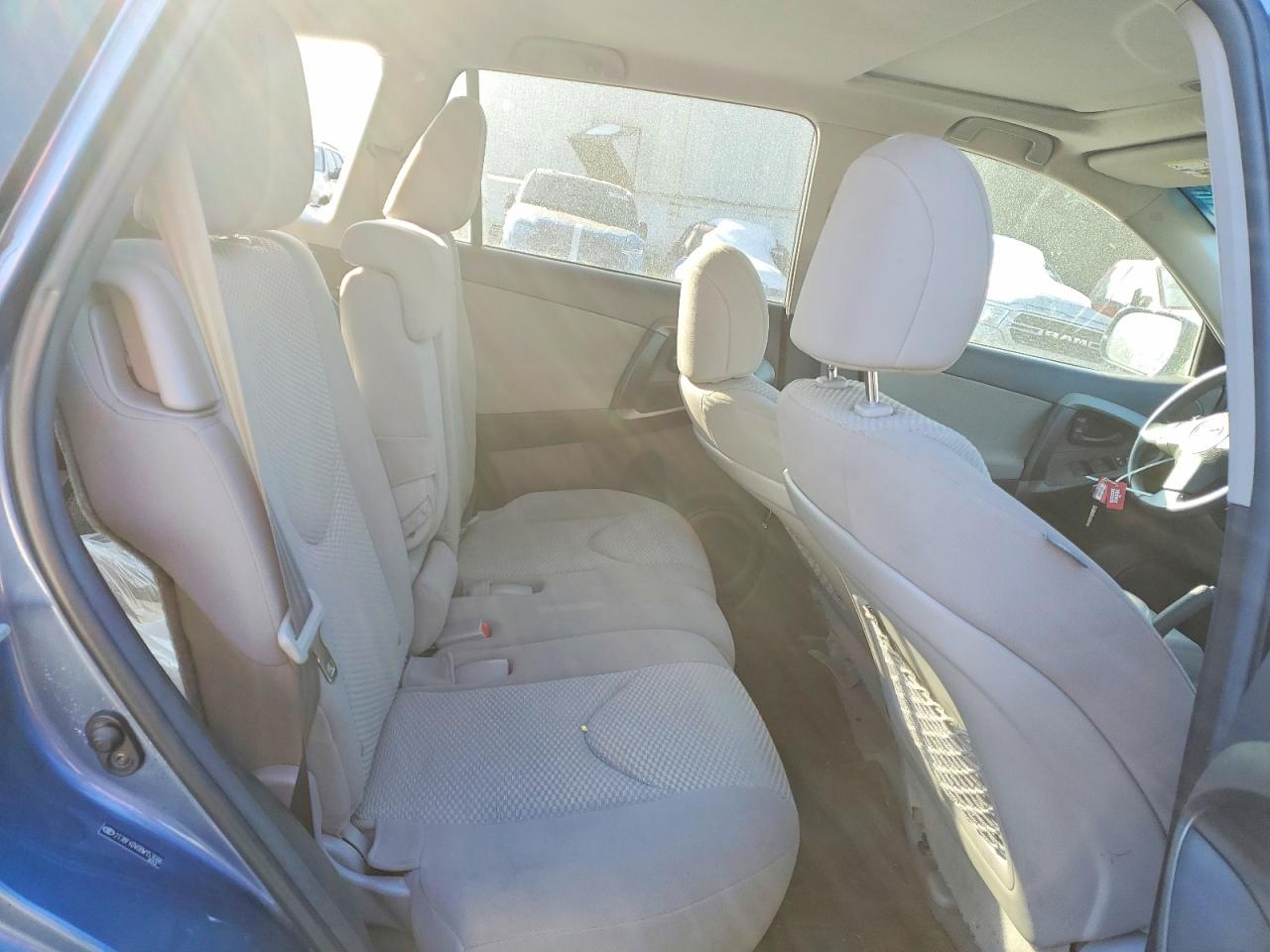 2011 Toyota Rav4 Base Blue vin: 2T3BF4DV0BW153688