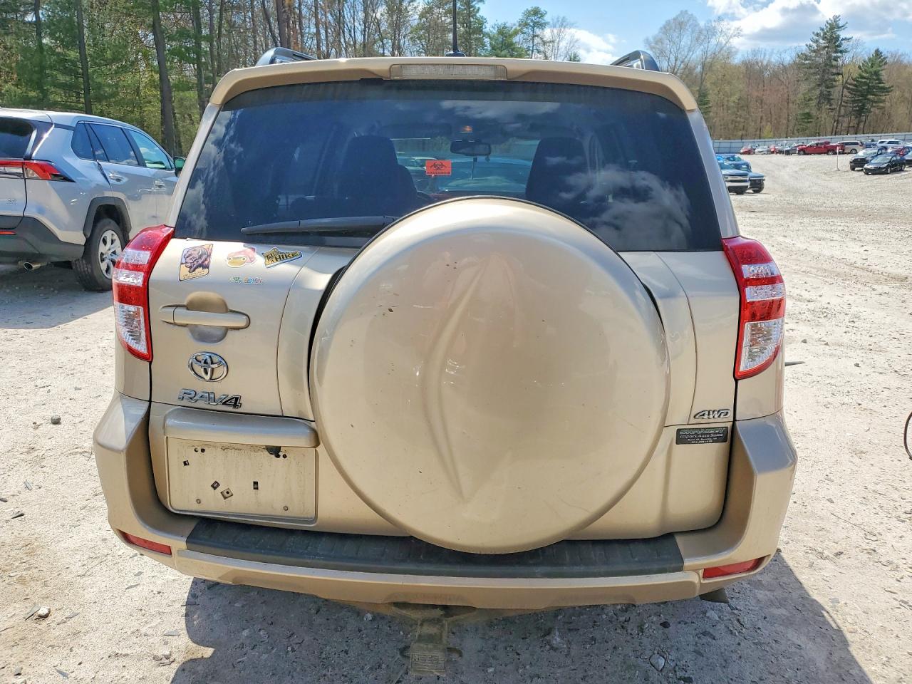 2011 Toyota Rav4 Base Gold vin: 2T3BF4DV0BW155425
