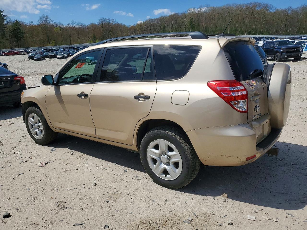 2011 Toyota Rav4 Base Gold vin: 2T3BF4DV0BW155425
