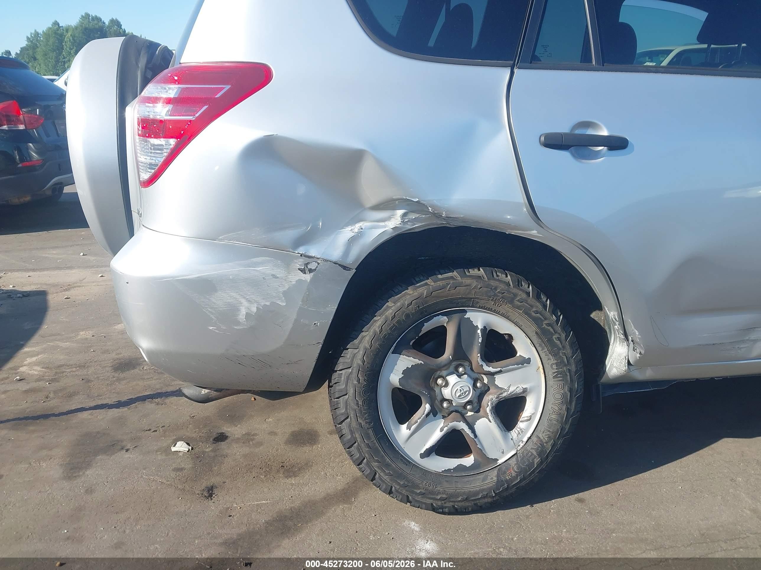 2011 Toyota Rav4   Silver vin: 2T3BF4DV0BW156509