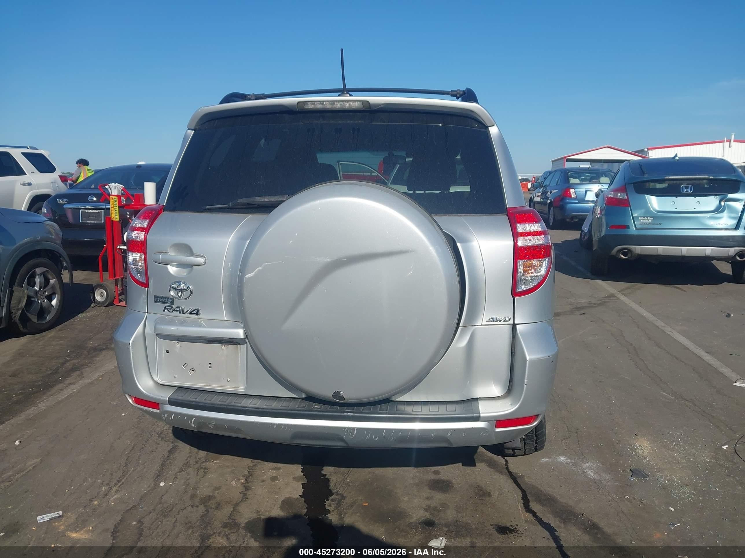 2011 Toyota Rav4   Silver vin: 2T3BF4DV0BW156509