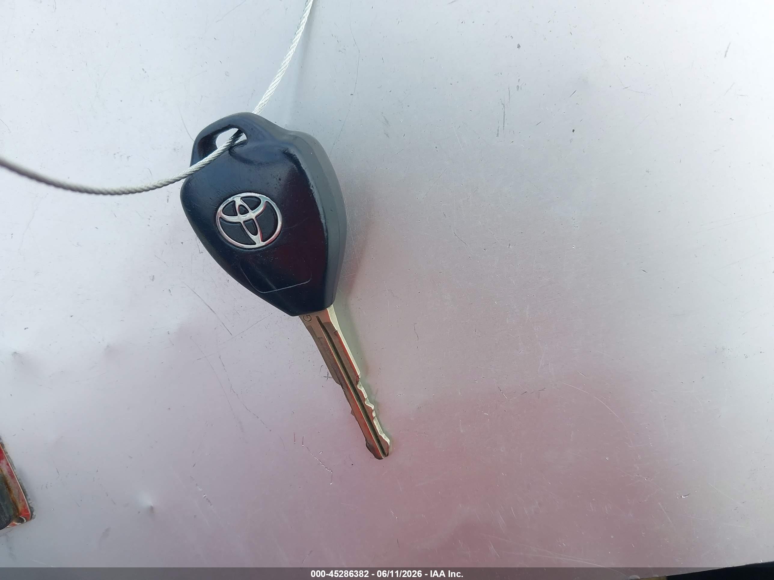 2011 Toyota Rav4   White vin: 2T3BF4DV0BW156719