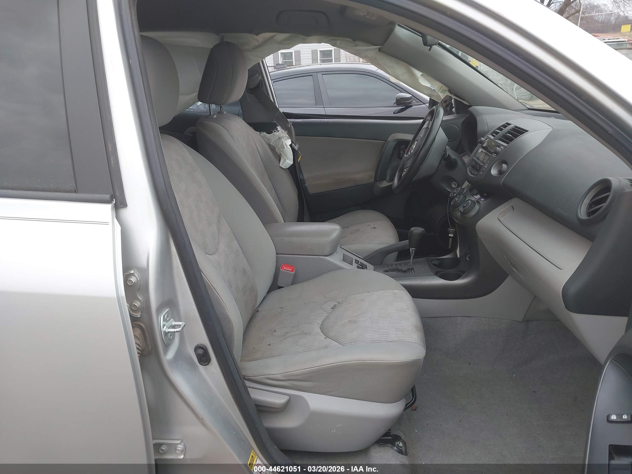 2011 Toyota Rav4   Silver vin: 2T3BF4DV0BW166053