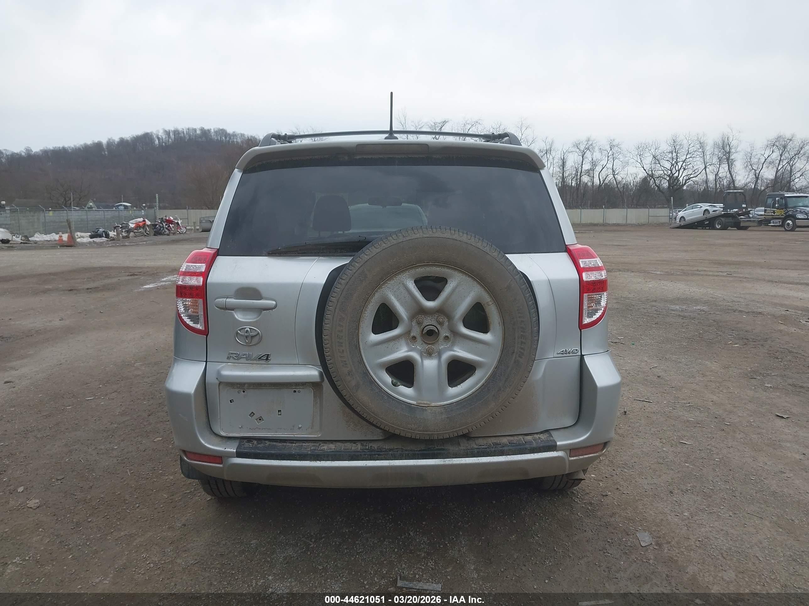 2011 Toyota Rav4   Silver vin: 2T3BF4DV0BW166053
