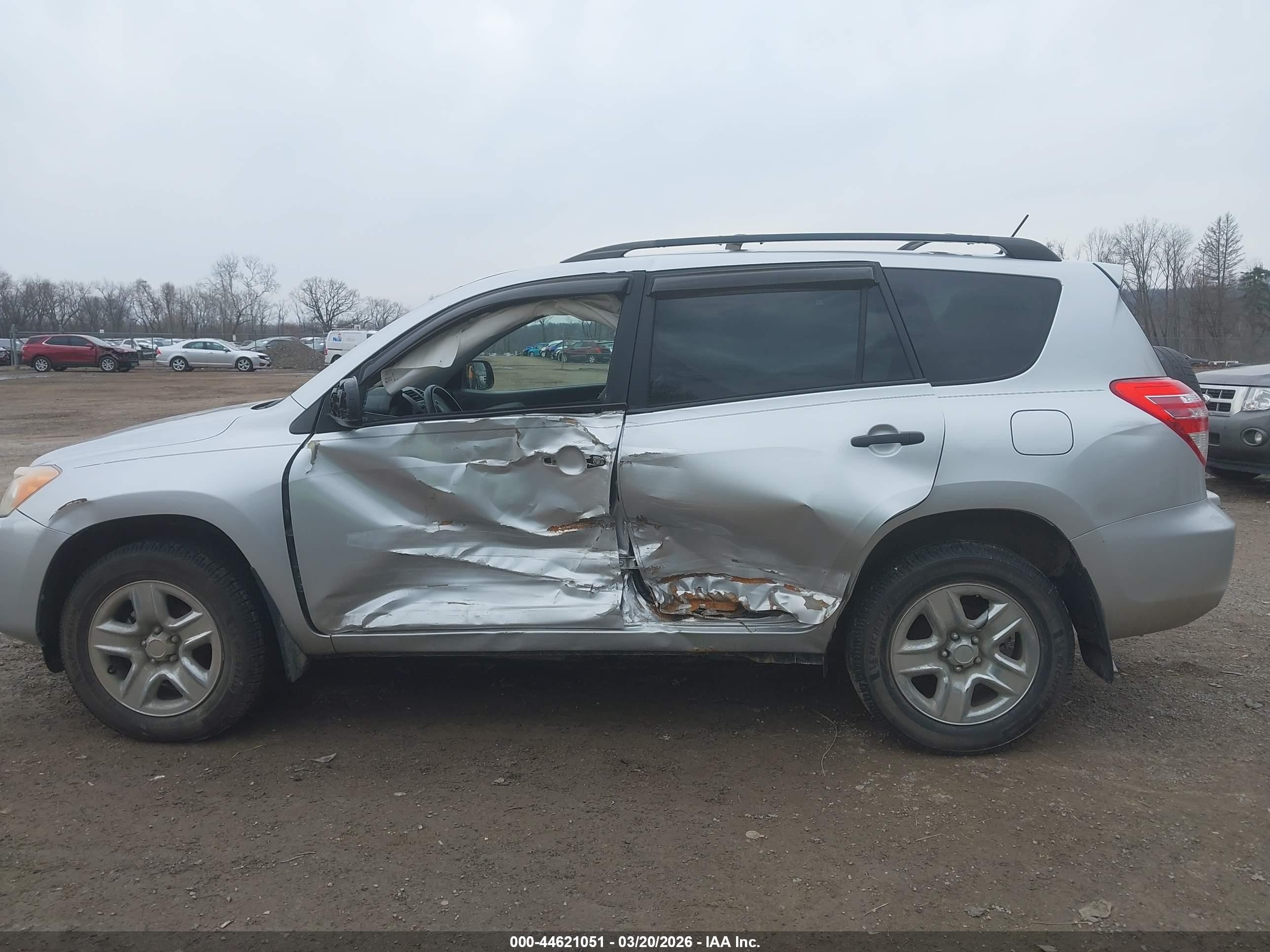 2011 Toyota Rav4   Silver vin: 2T3BF4DV0BW166053