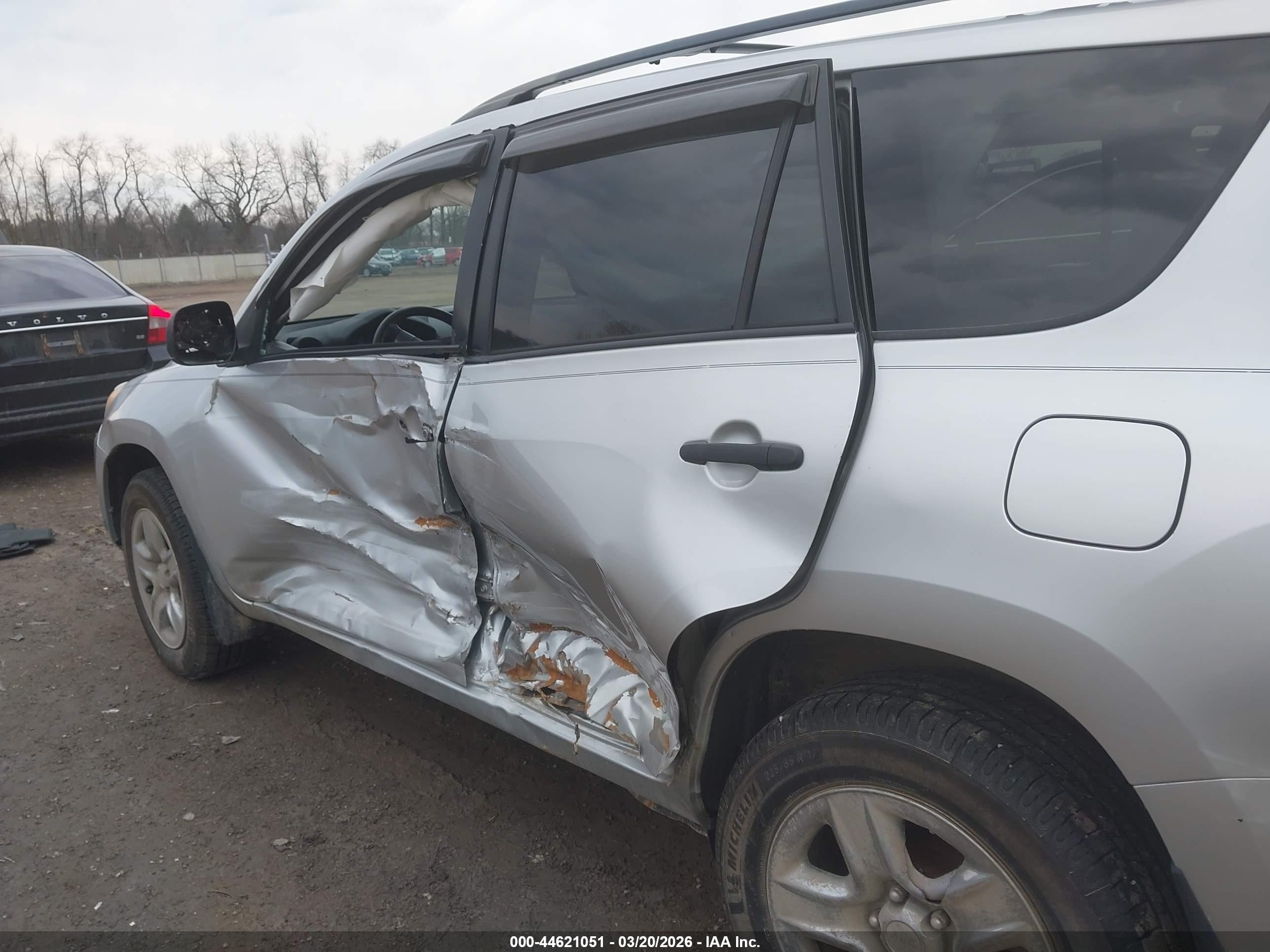 2011 Toyota Rav4   Silver vin: 2T3BF4DV0BW166053