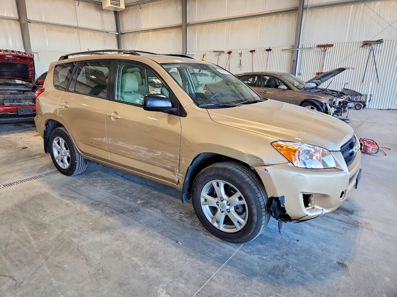 2011 Toyota Rav4 Base Tan vin: 2T3BF4DV0BW171723
