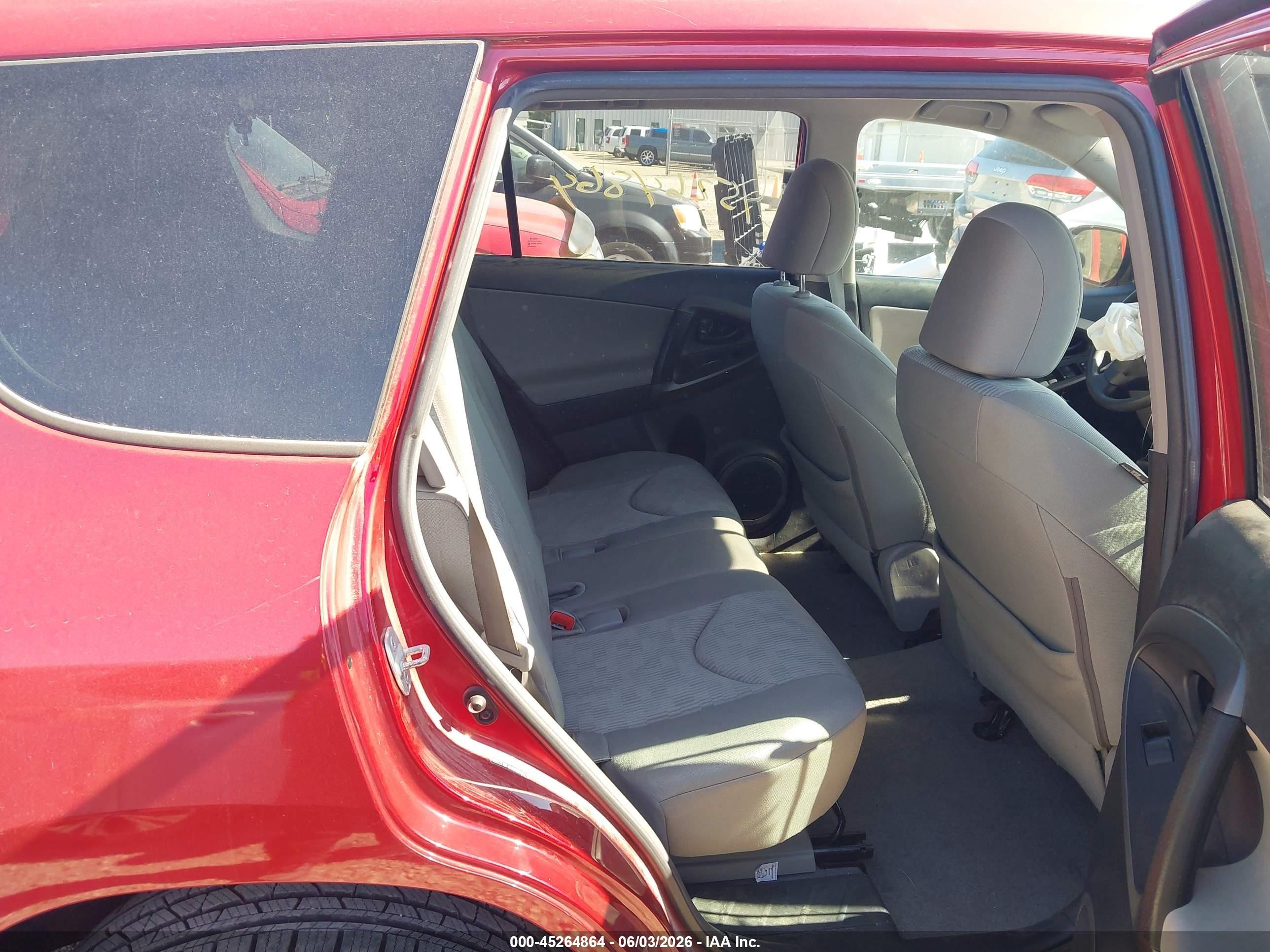 2012 Toyota Rav4   Red vin: 2T3BF4DV0CW225524