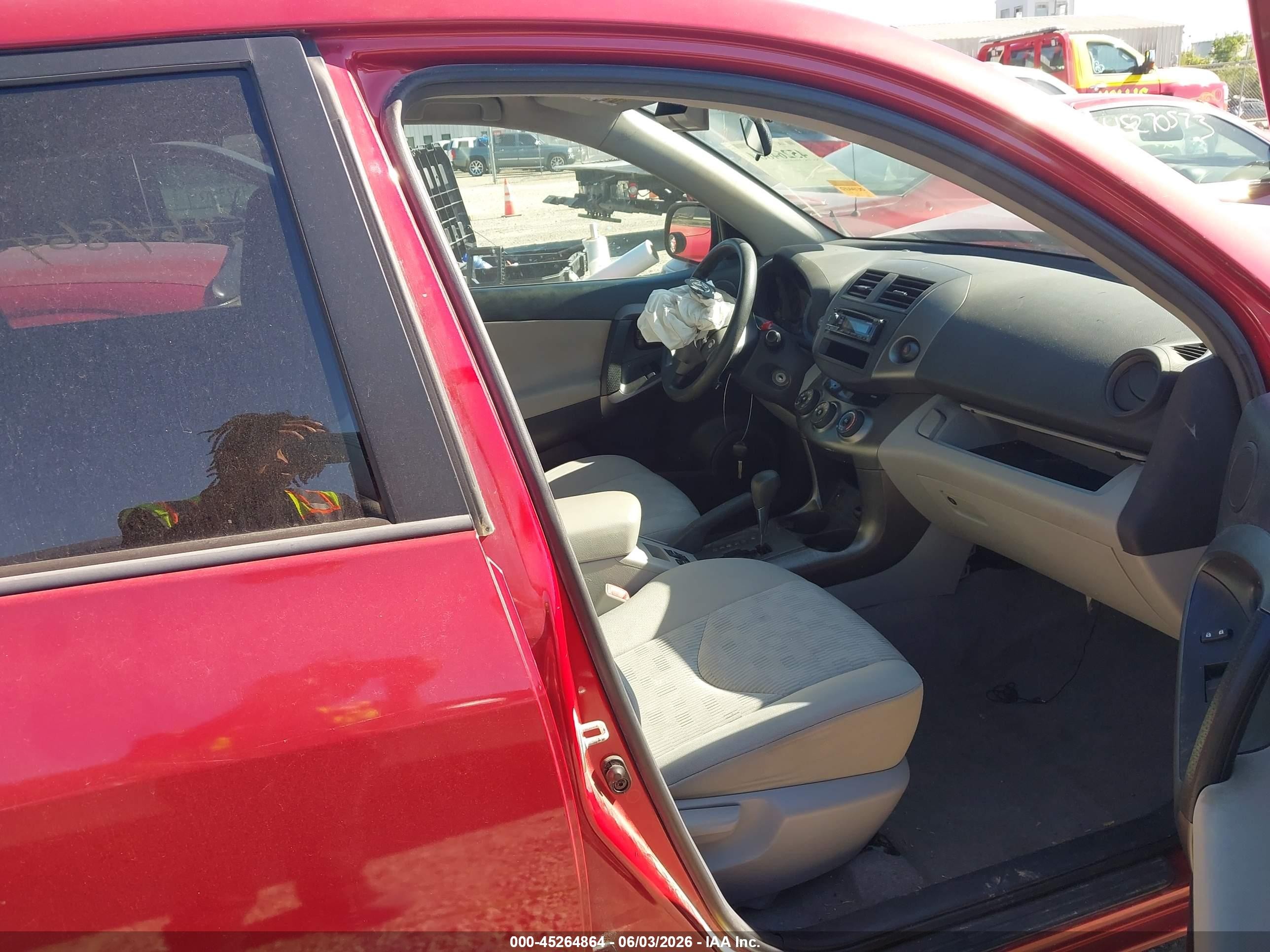 2012 Toyota Rav4   Red vin: 2T3BF4DV0CW225524