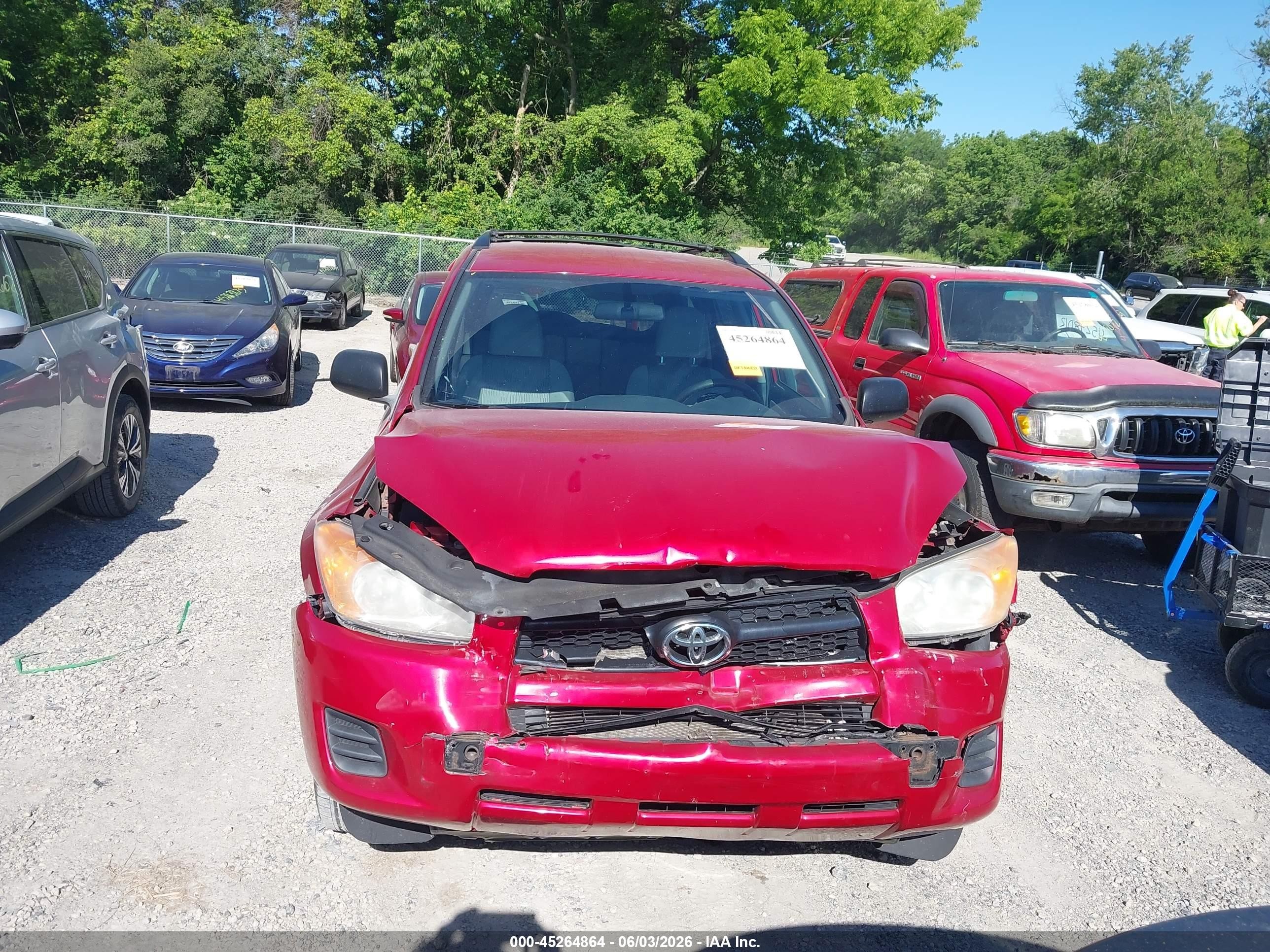 2012 Toyota Rav4   Red vin: 2T3BF4DV0CW225524