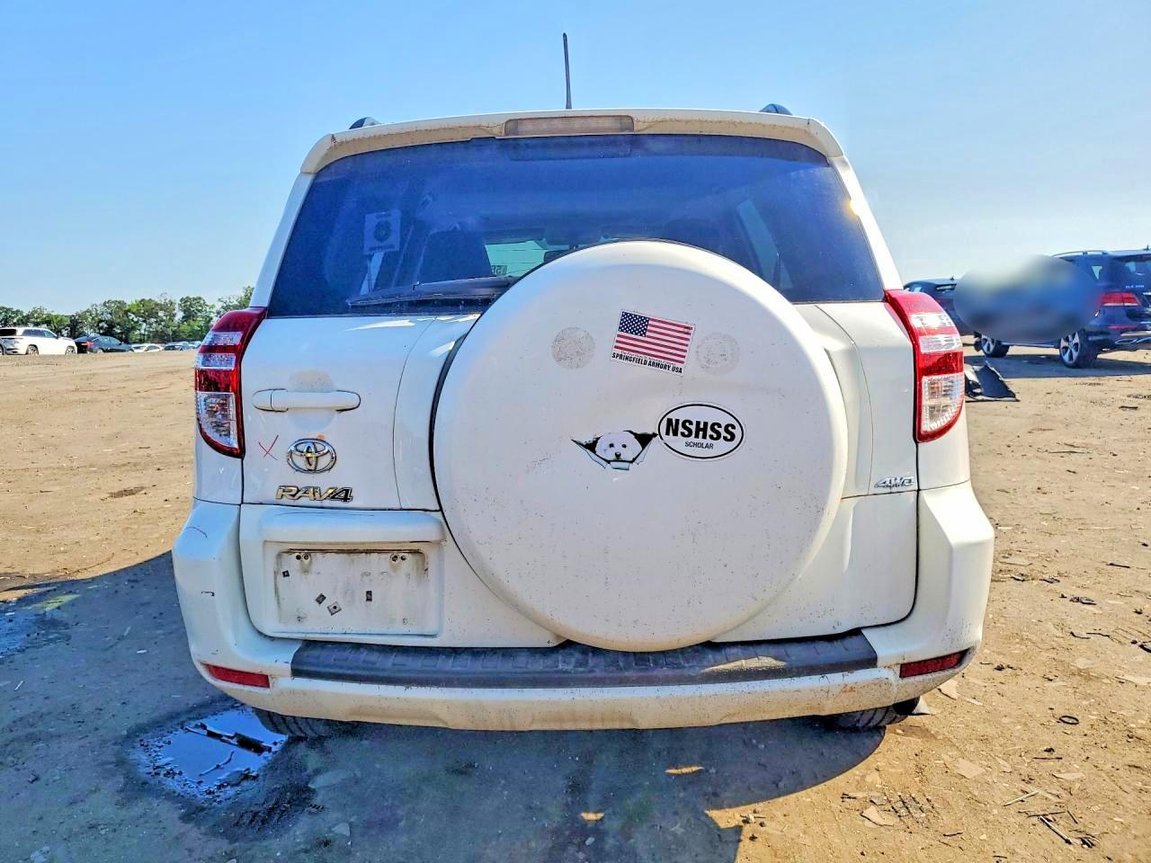 2012 Toyota Rav4 Base White vin: 2T3BF4DV0CW258815