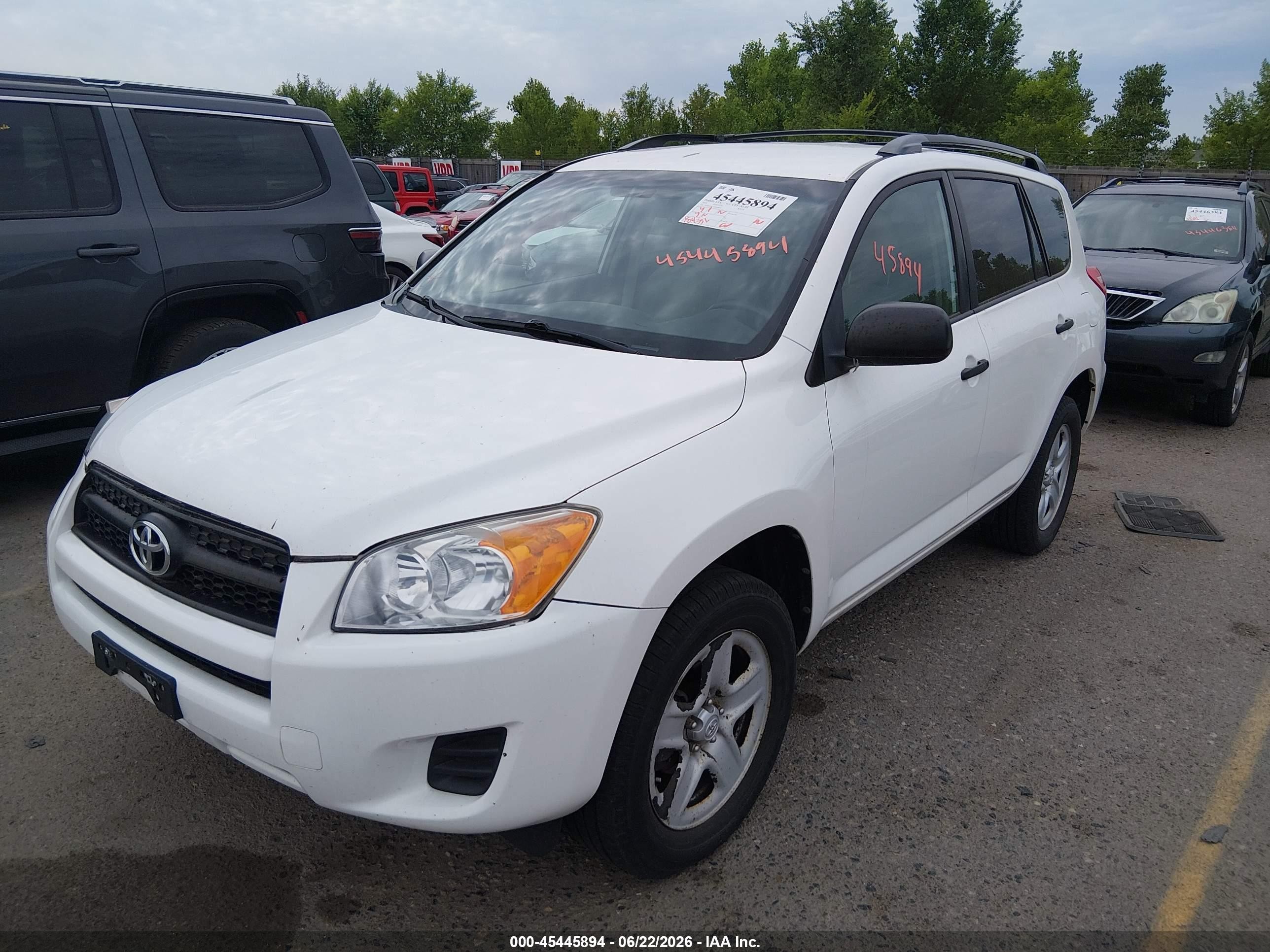2010 Toyota Rav4   White vin: 2T3BF4DV1AW059933