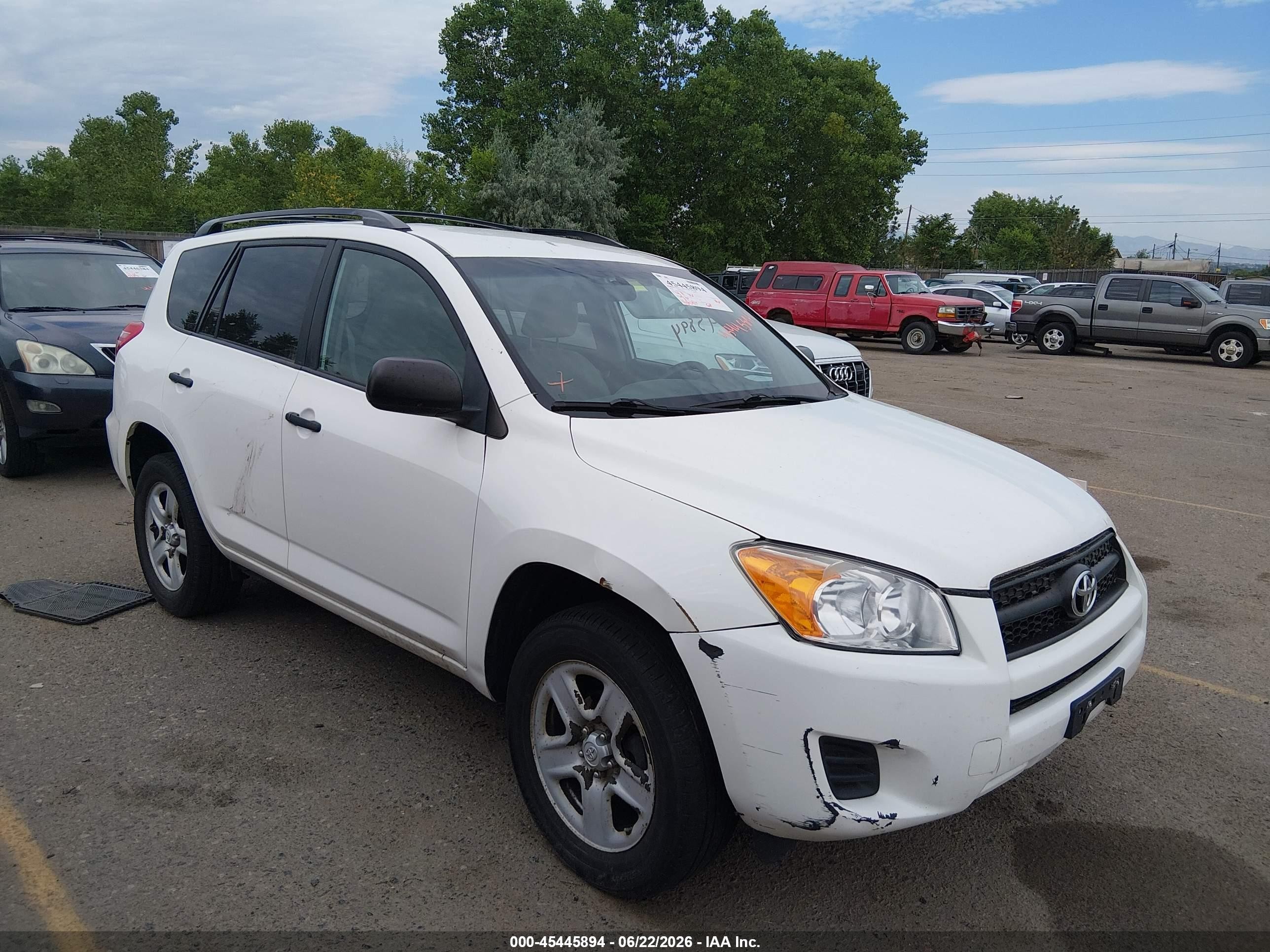 2010 Toyota Rav4   White vin: 2T3BF4DV1AW059933
