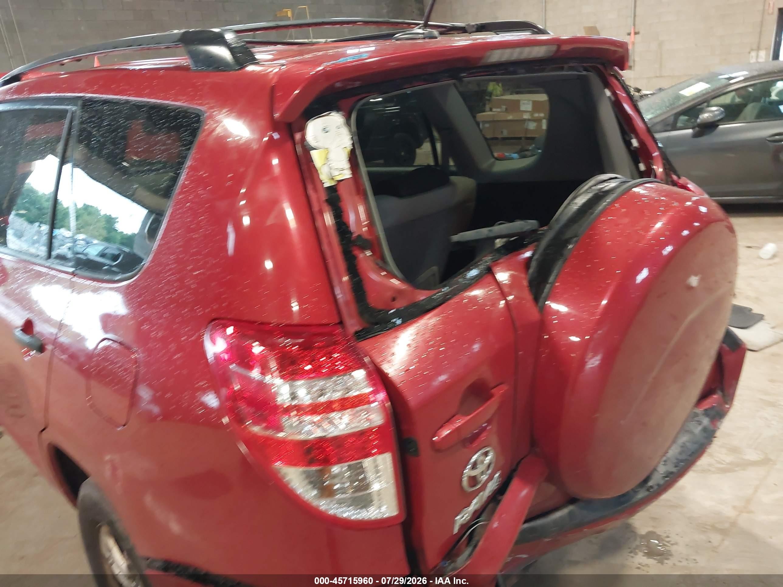 2010 Toyota Rav4   Red vin: 2T3BF4DV1AW063898
