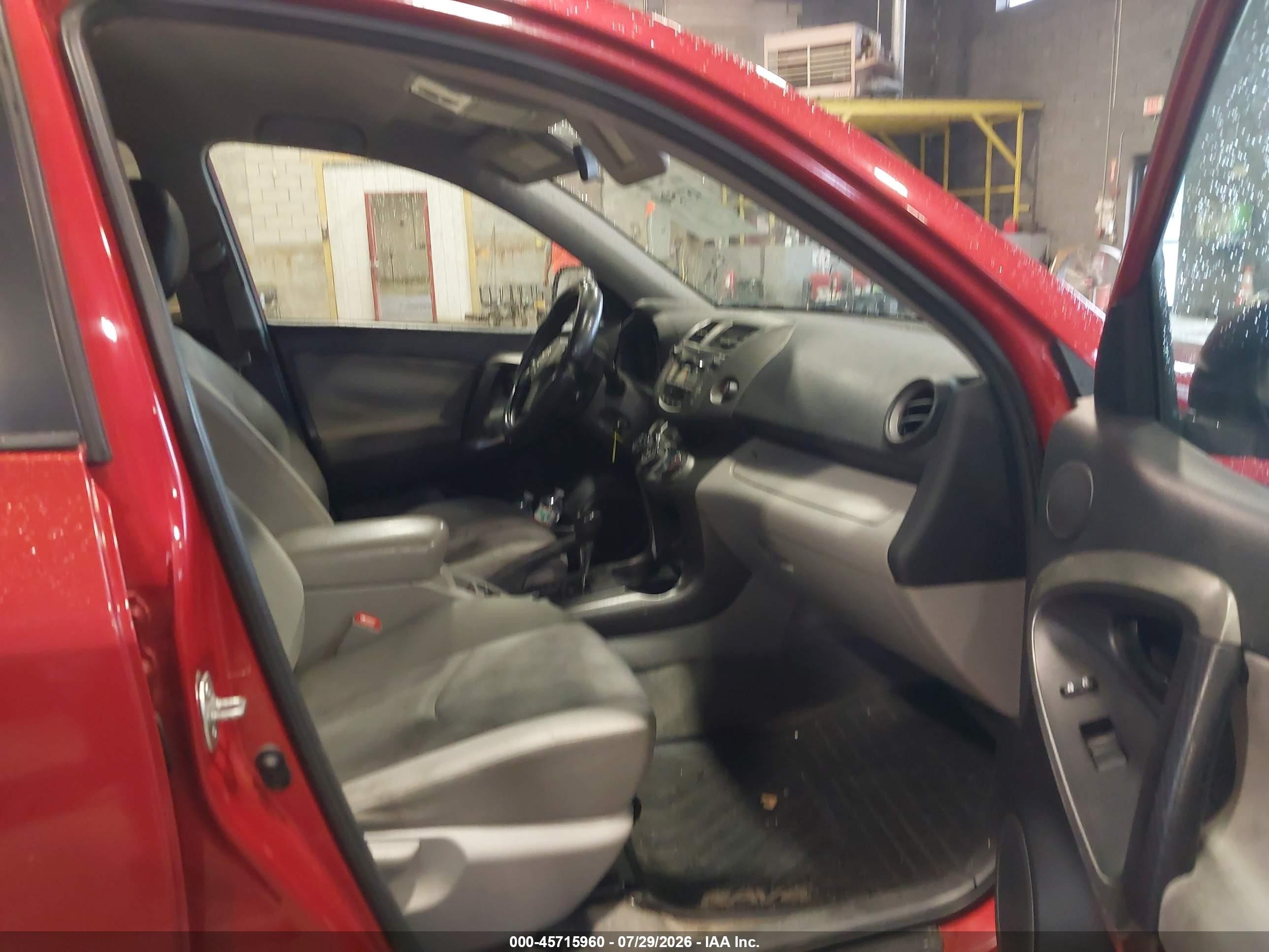 2010 Toyota Rav4   Red vin: 2T3BF4DV1AW063898