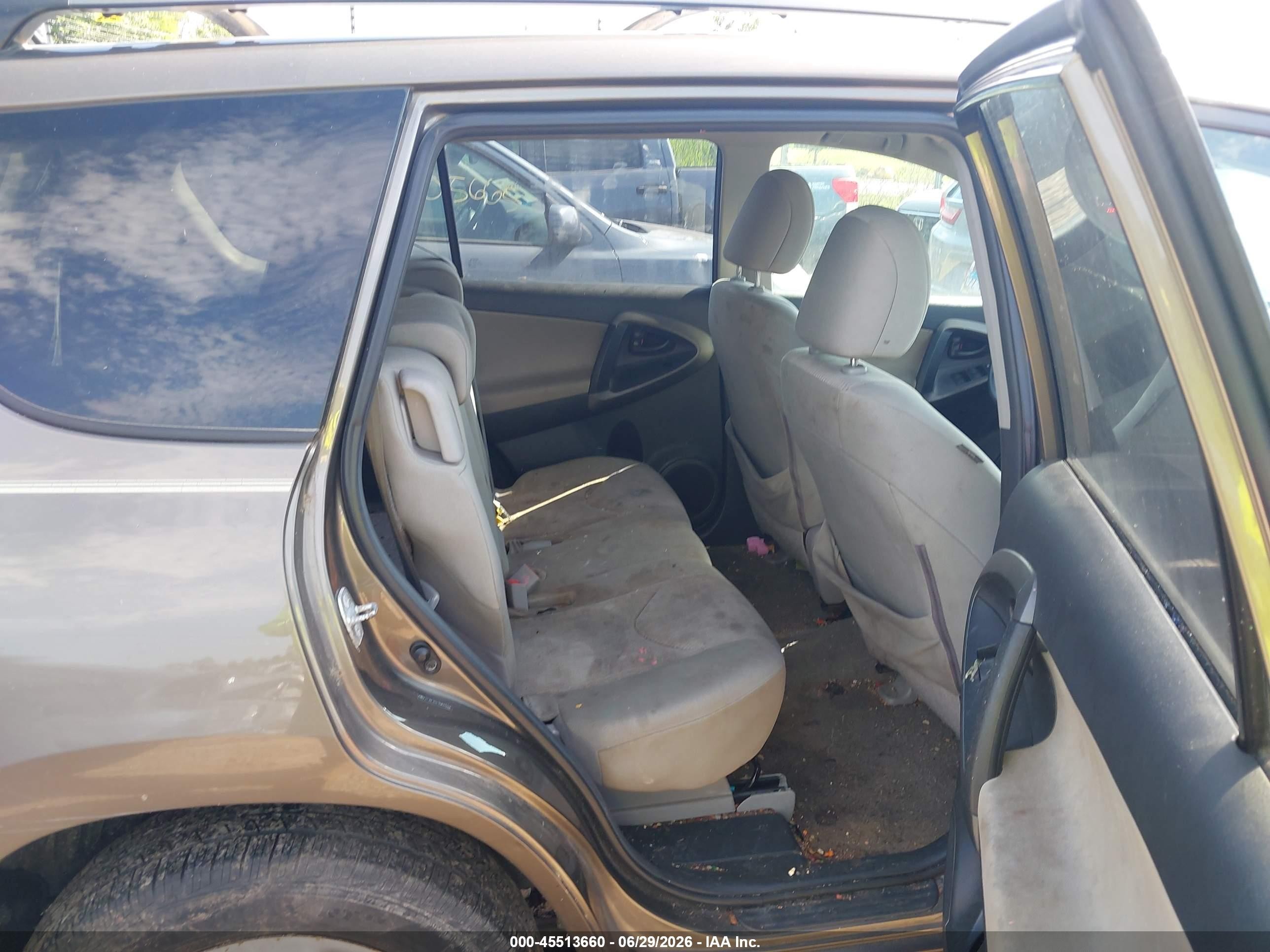 2011 Toyota Rav4   Серый vin: 2T3BF4DV1BW094666