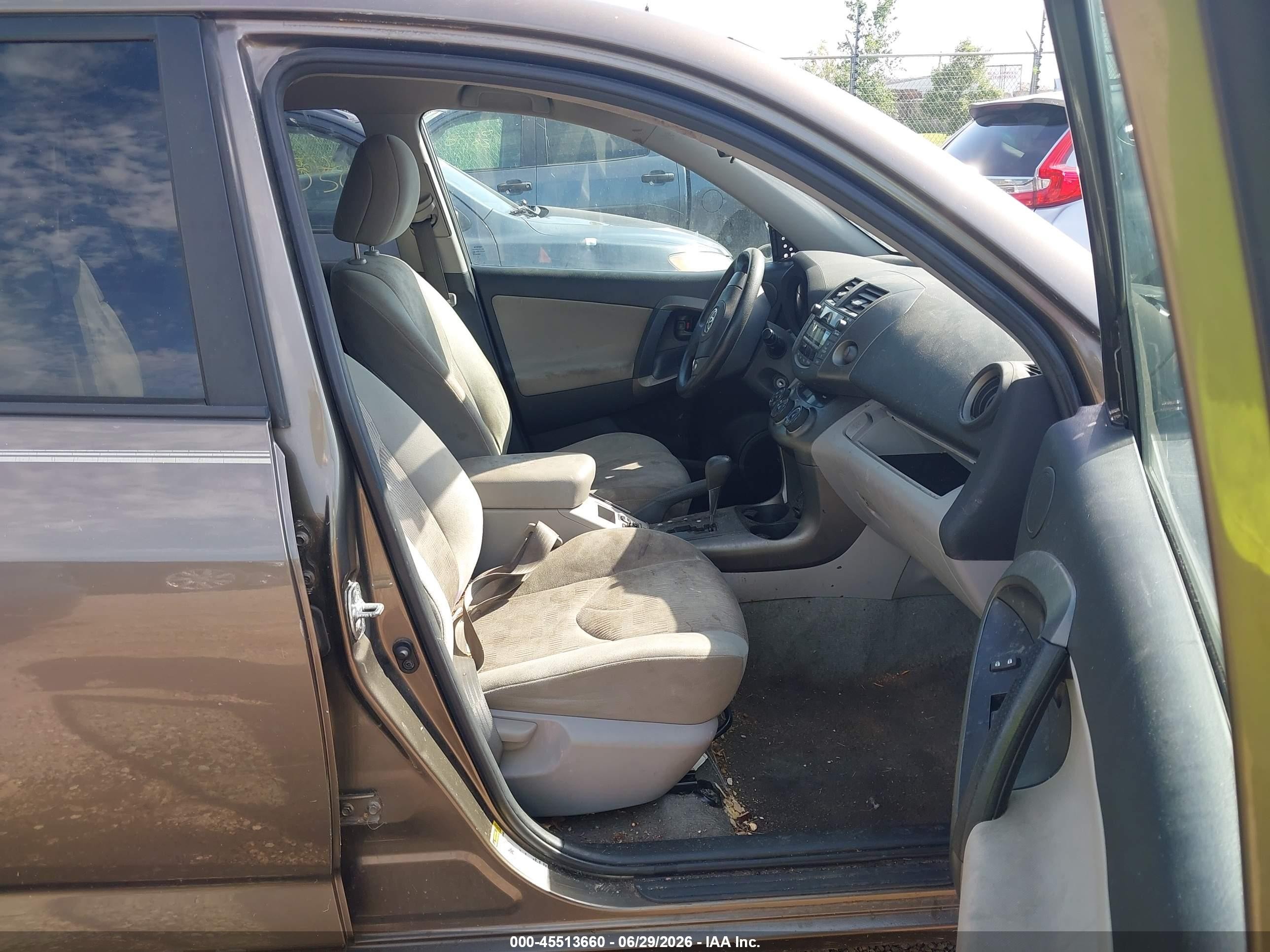 2011 Toyota Rav4   Серый vin: 2T3BF4DV1BW094666