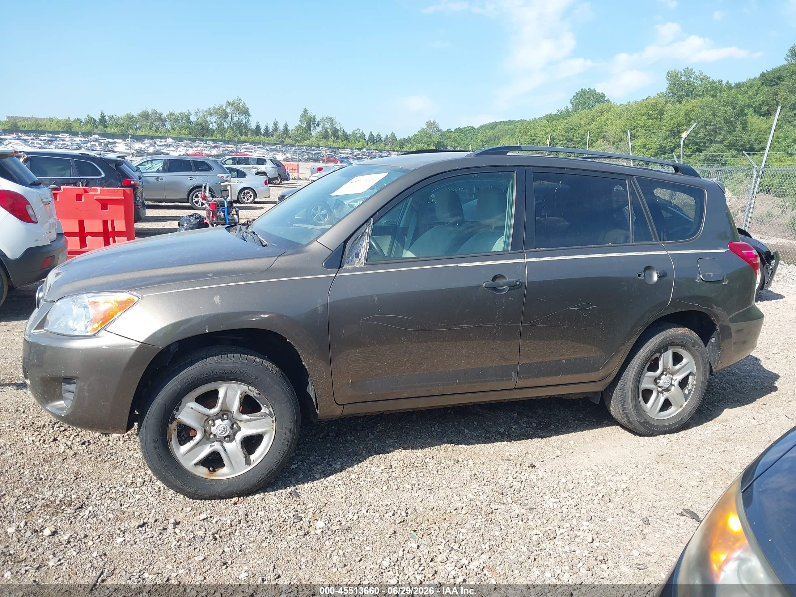 2011 Toyota Rav4   Серый vin: 2T3BF4DV1BW094666