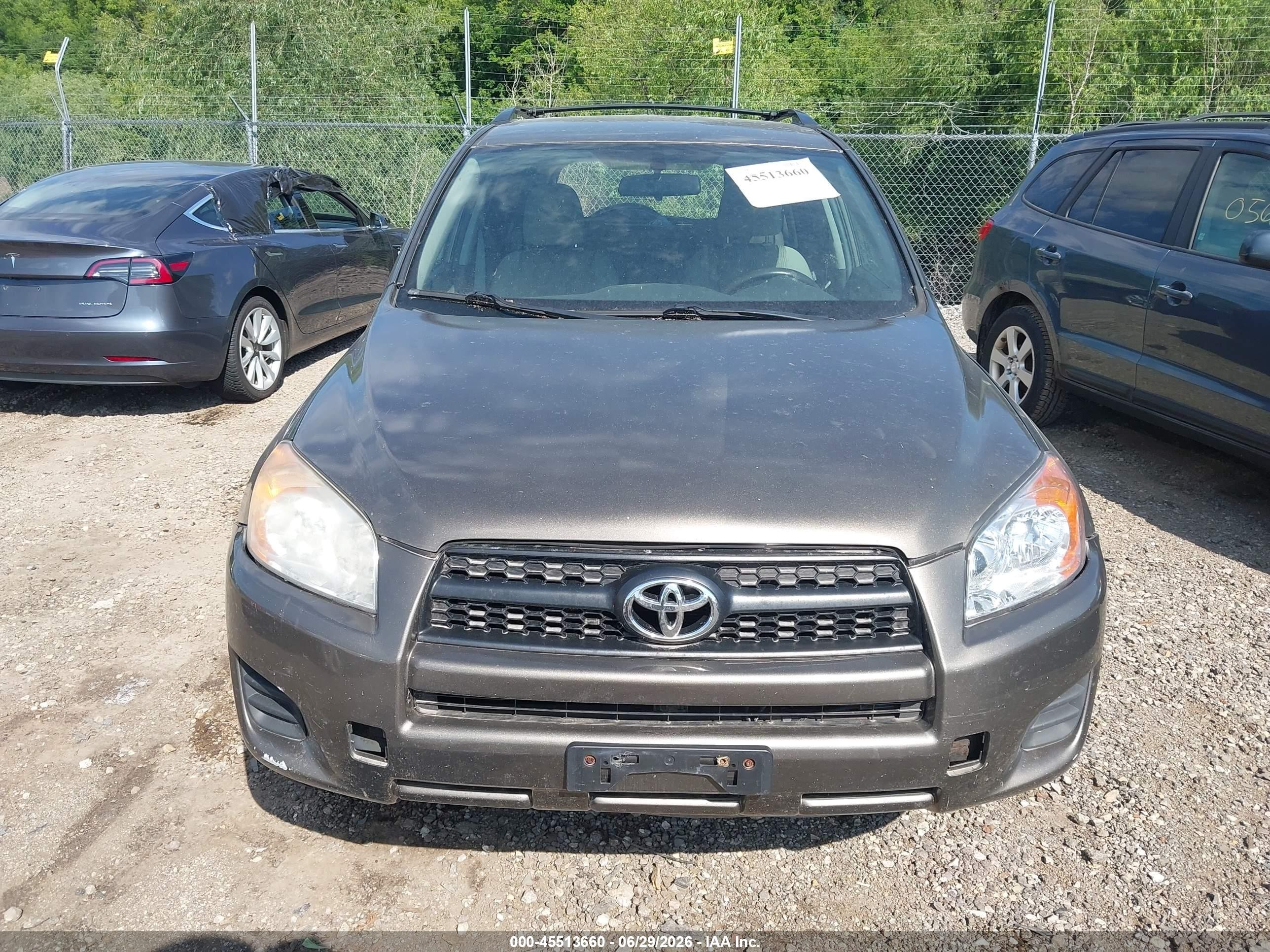 2011 Toyota Rav4   Серый vin: 2T3BF4DV1BW094666