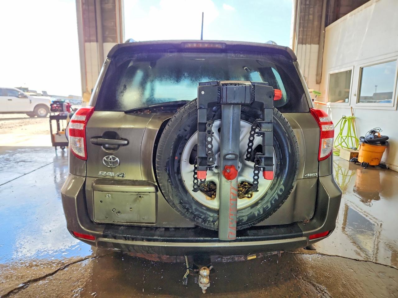 2011 Toyota Rav4 Base Tan vin: 2T3BF4DV1BW099916