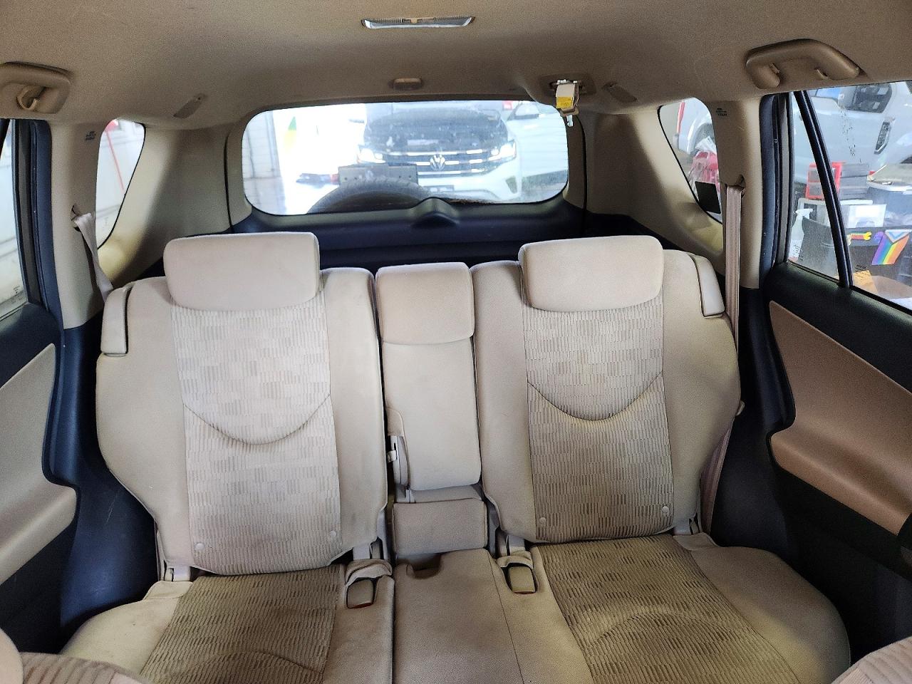 2011 Toyota Rav4 Base Tan vin: 2T3BF4DV1BW099916