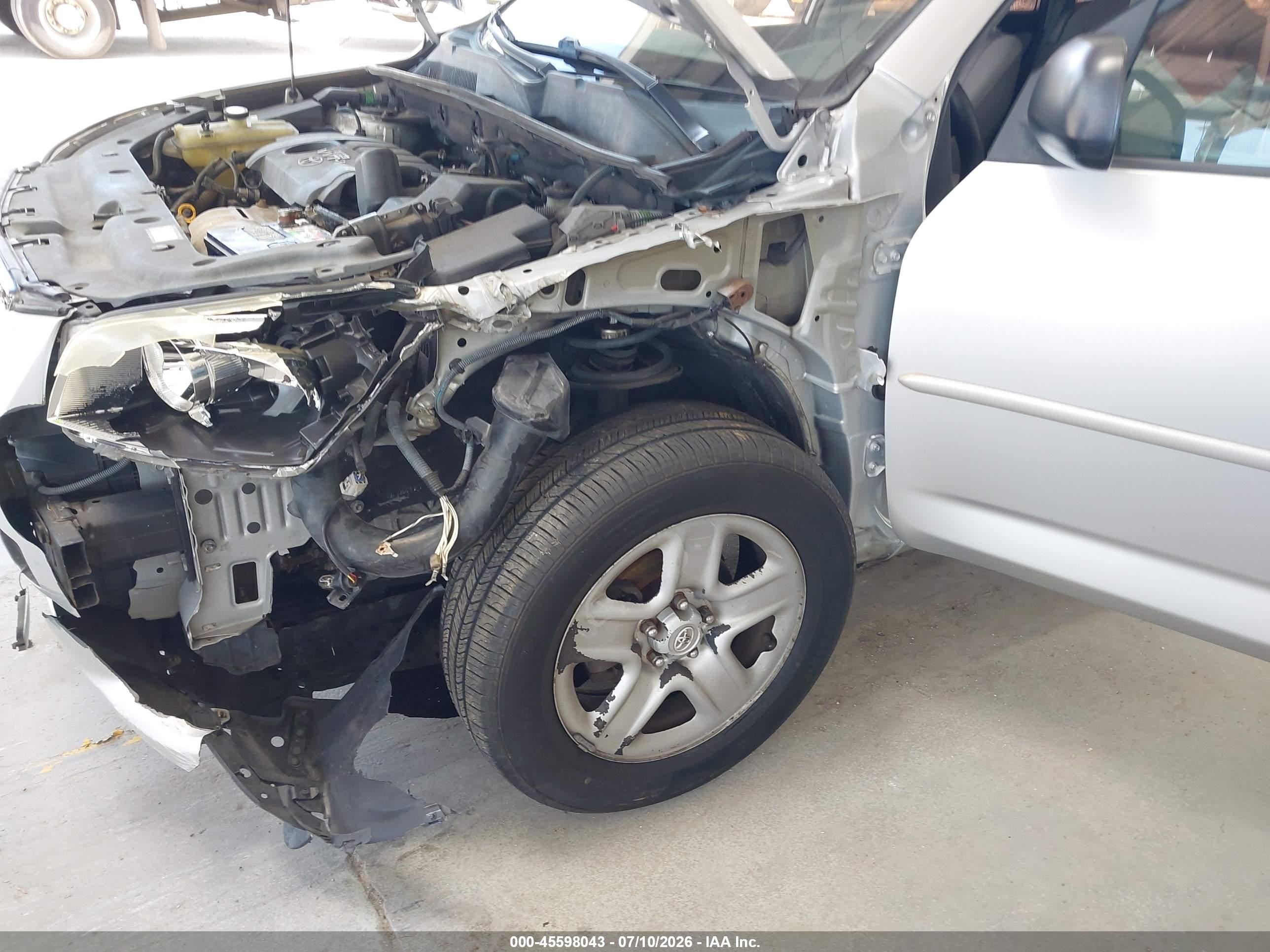 2011 Toyota Rav4   Silver vin: 2T3BF4DV1BW101826