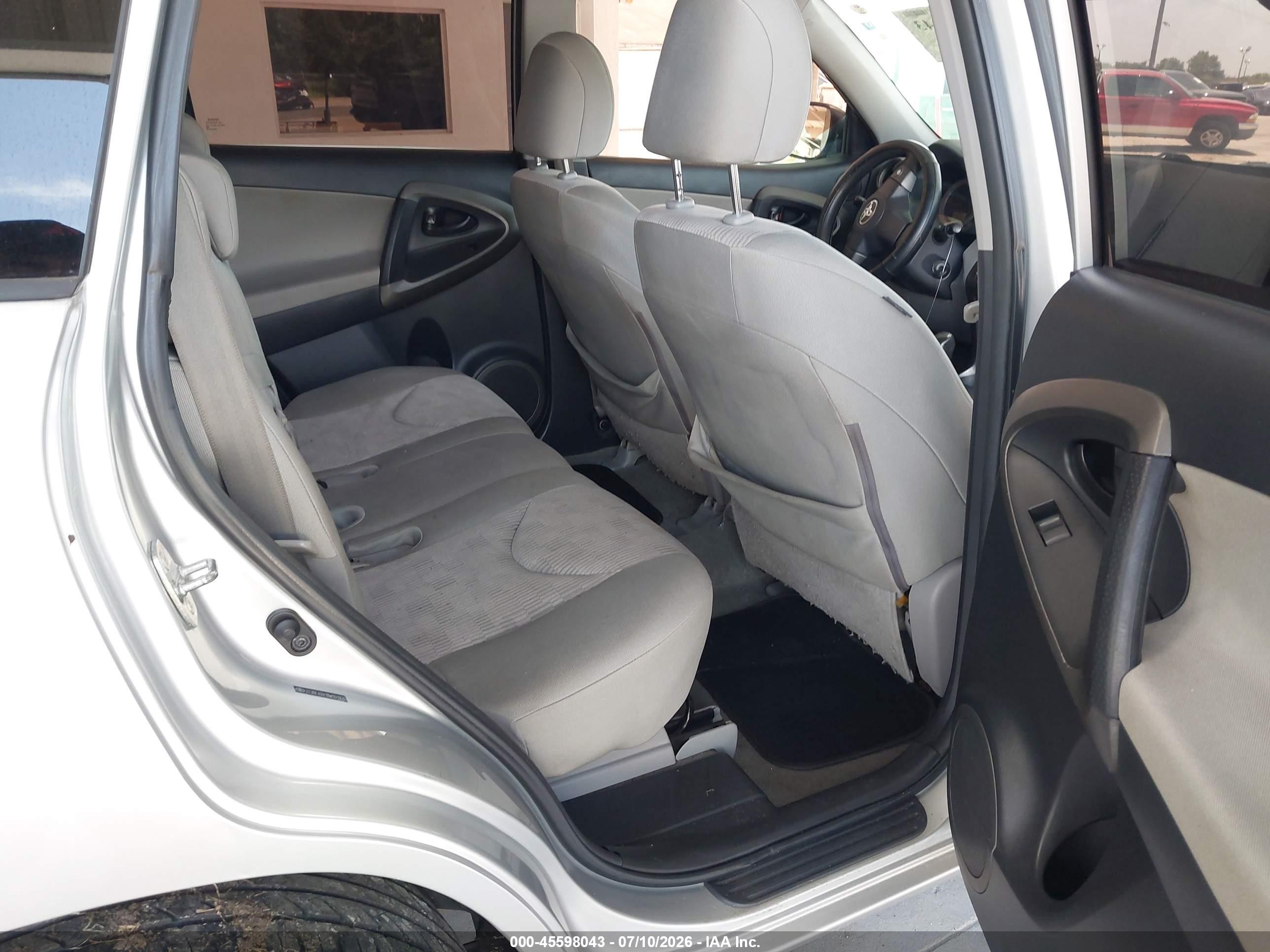 2011 Toyota Rav4   Silver vin: 2T3BF4DV1BW101826